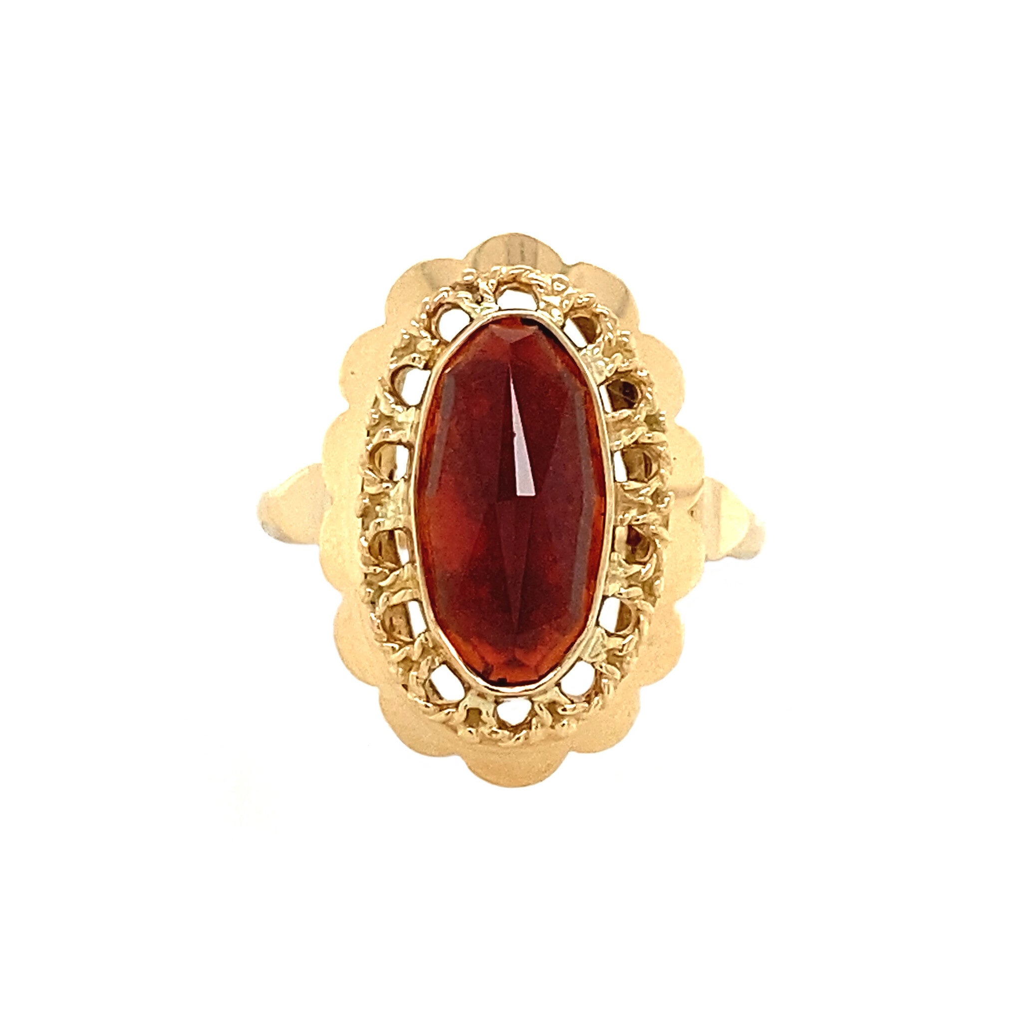 14 kt gold ring with garnet