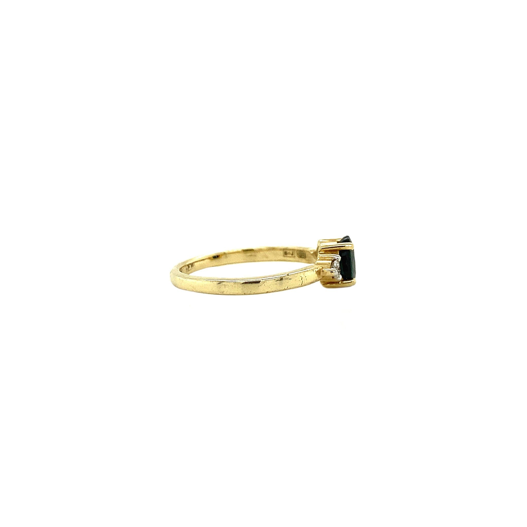 Gold ring with sapphire and diamond 14 crt