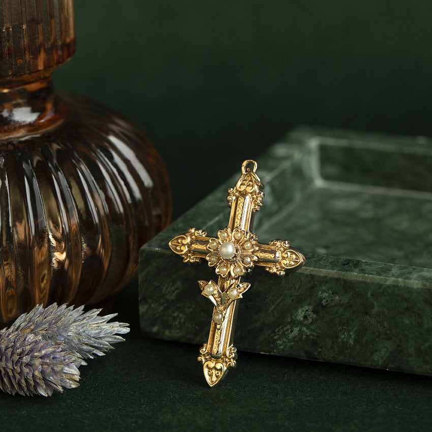 Rose-gold vintage entourage cross pendant with pearl, 14 kt