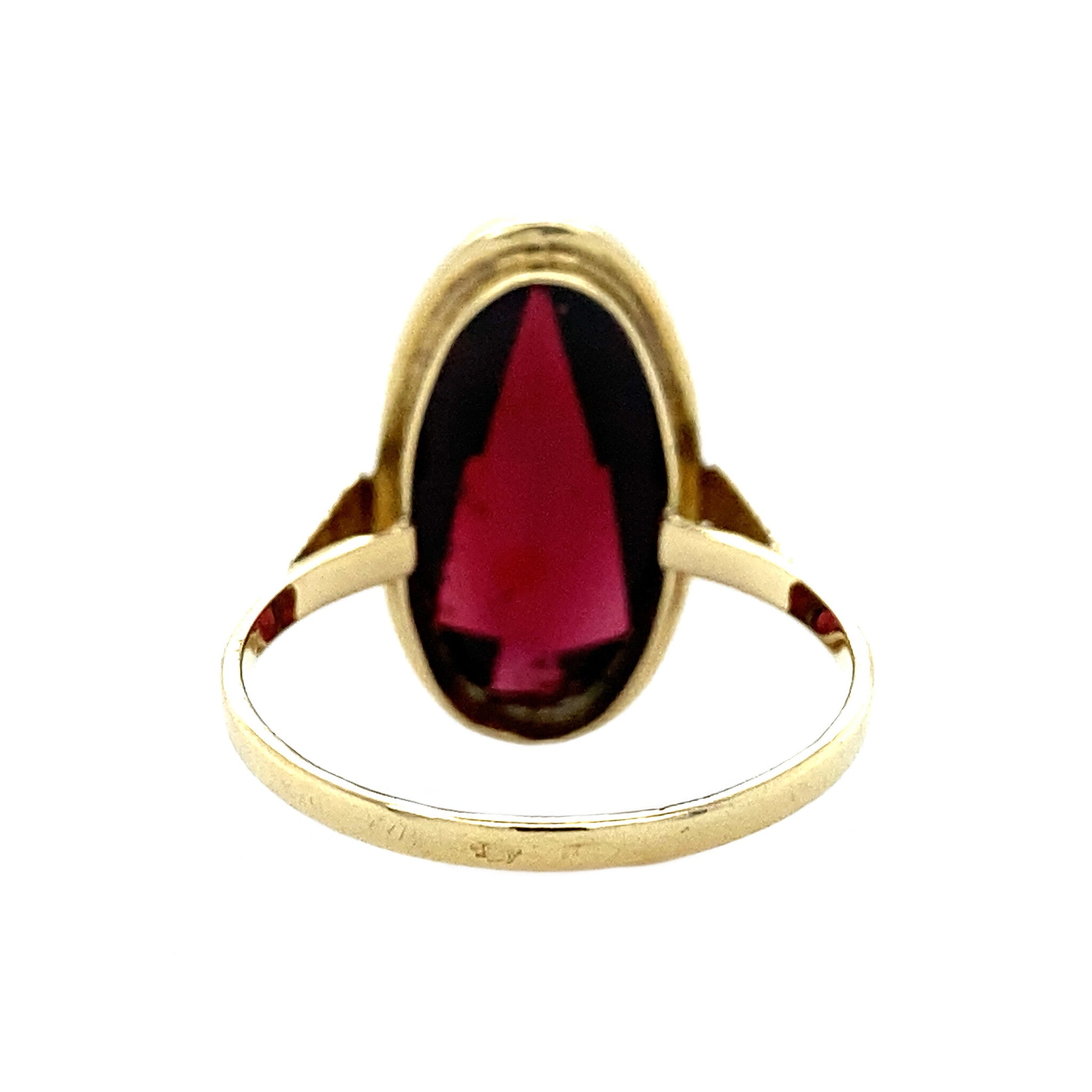 14 kt gold ring with garnet
