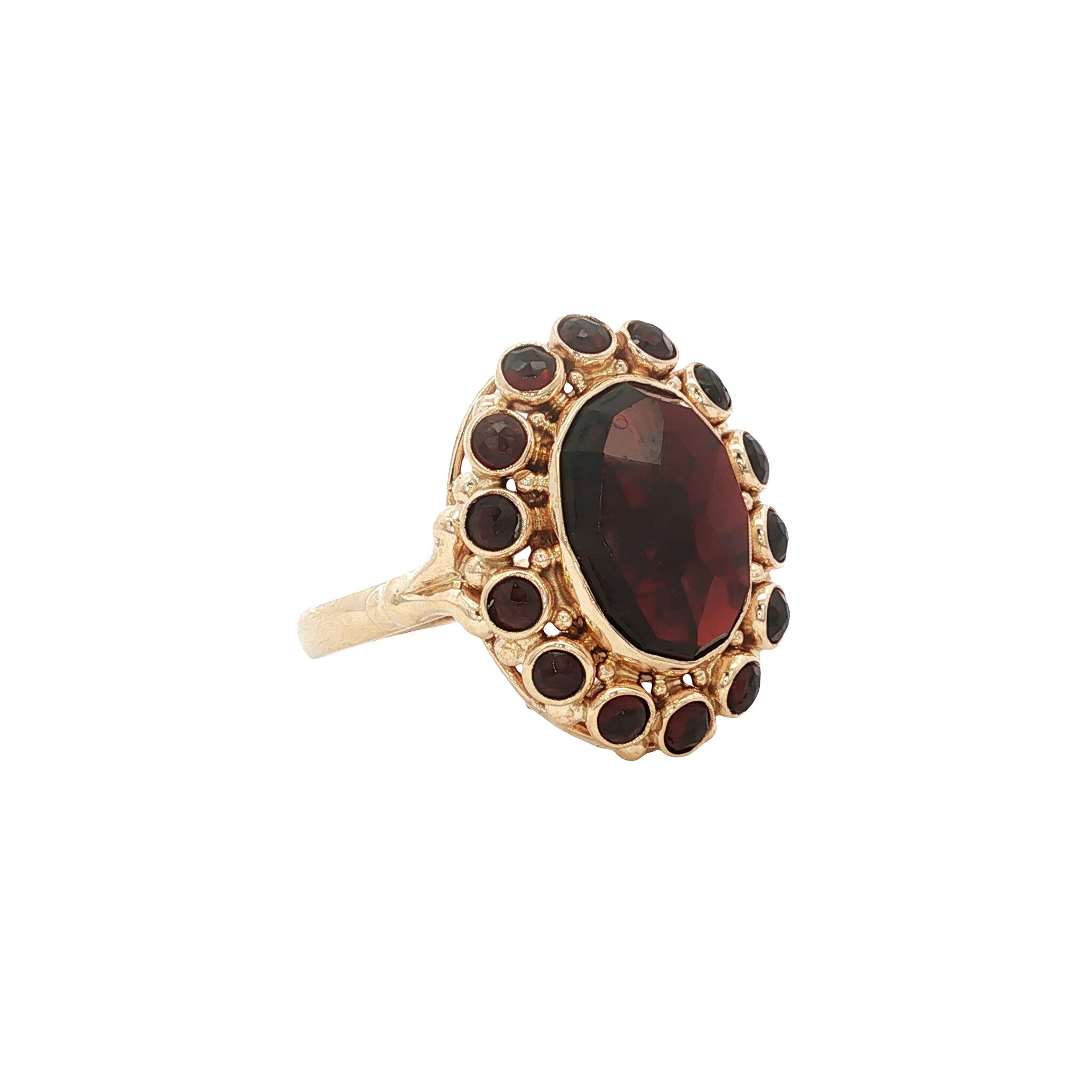 Gold vintage cluster ring with garnet 14 kt