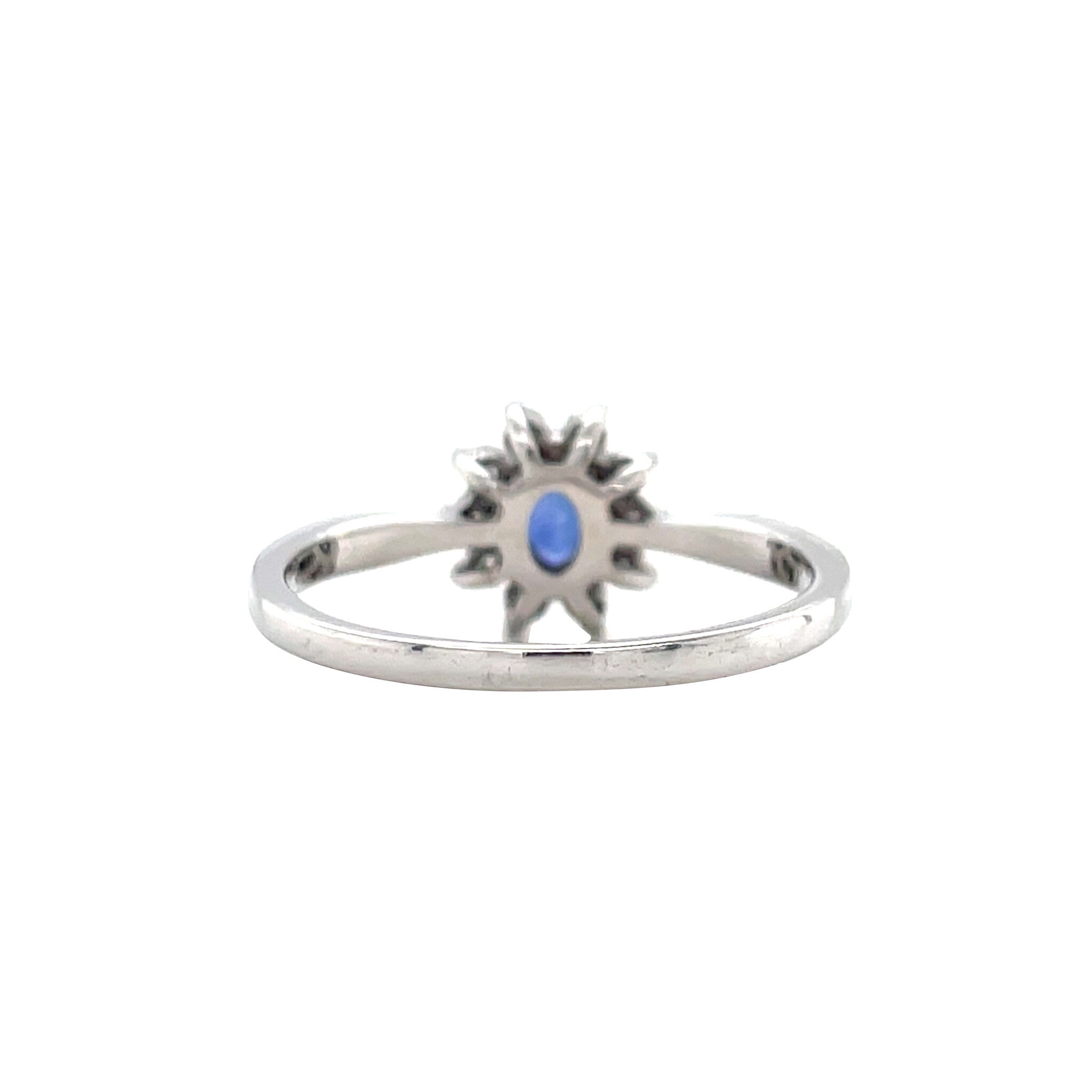 White gold vintage entourage ring with sapphire and diamond 14 kt
