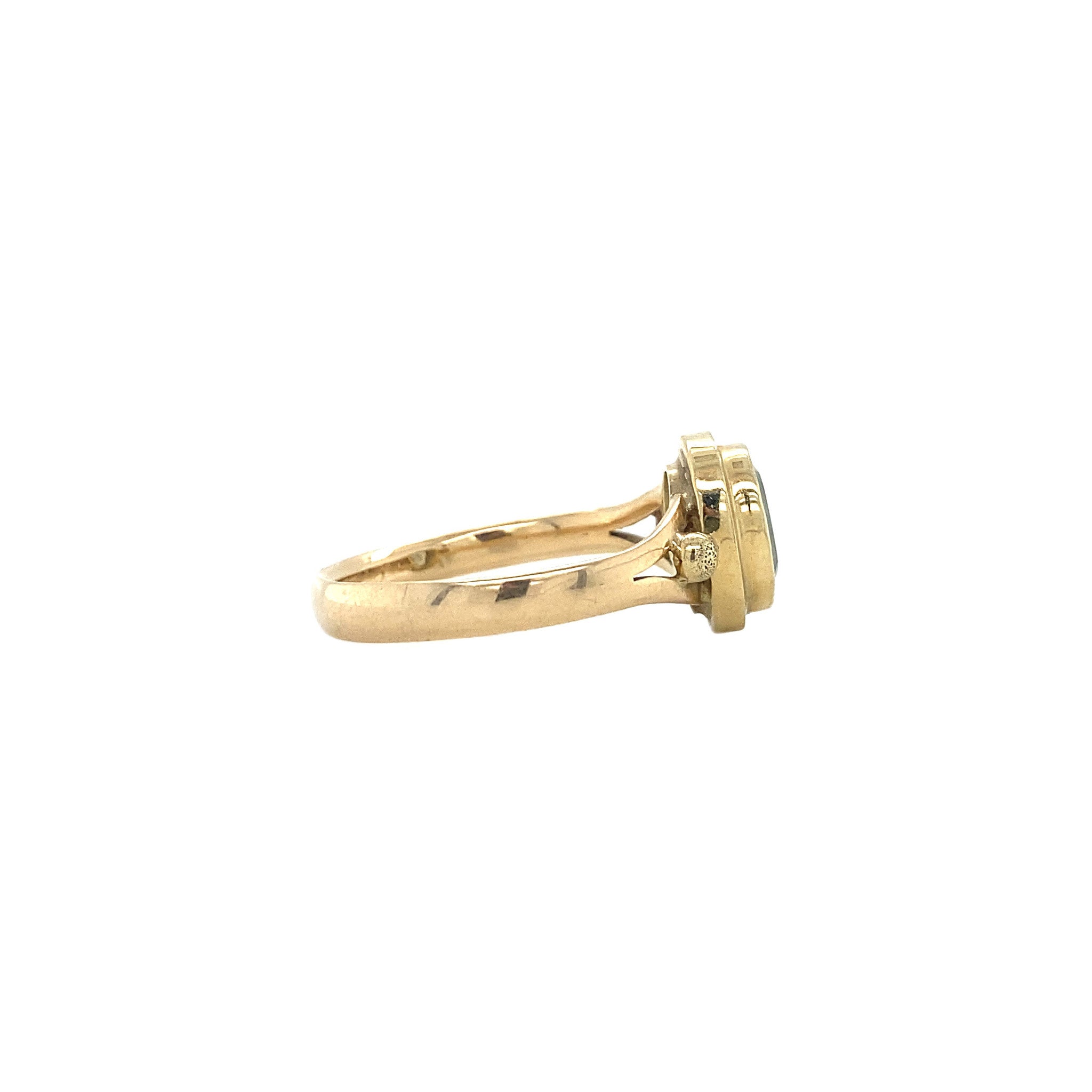 Gold ring with topaz 14 crt