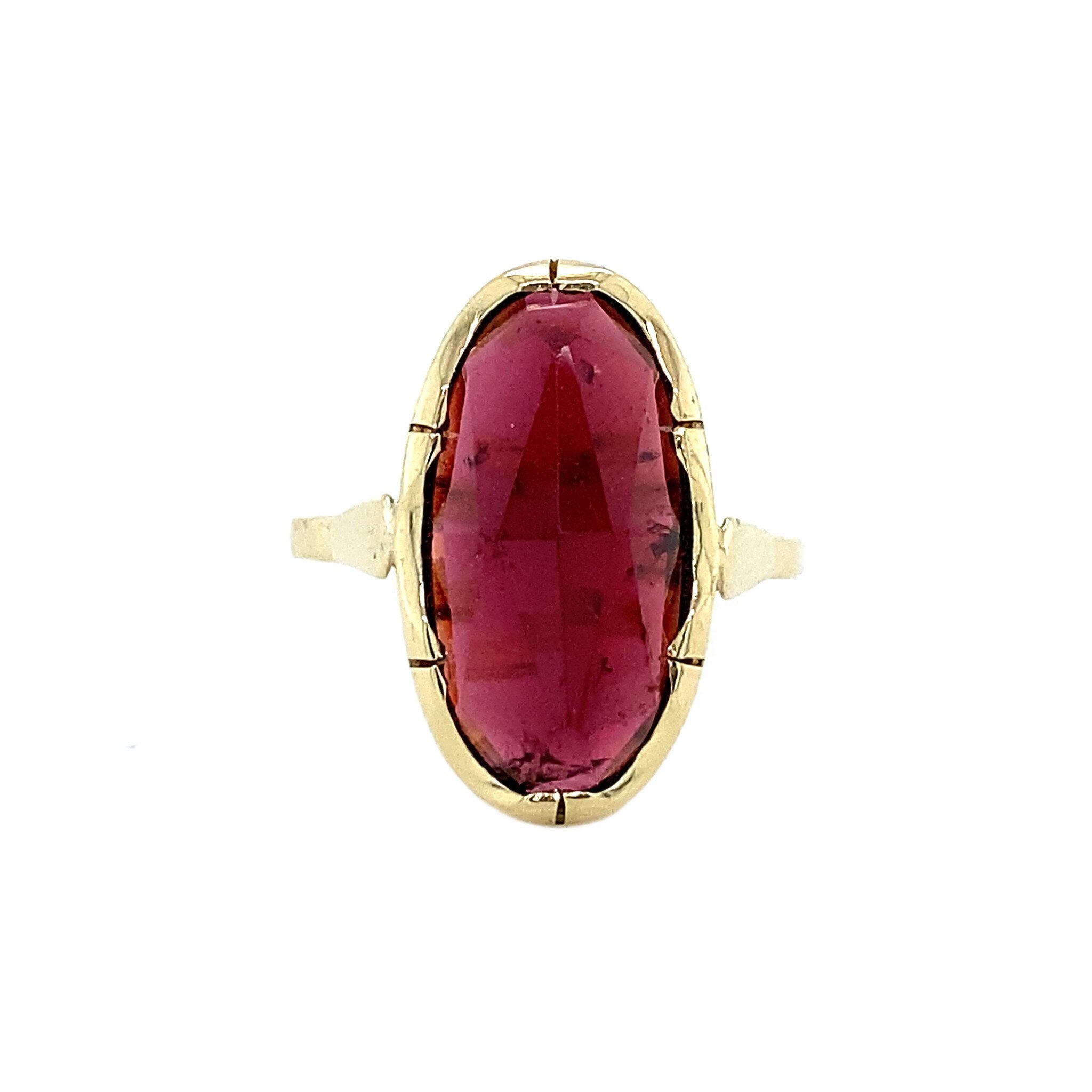 14 kt gold ring with garnet
