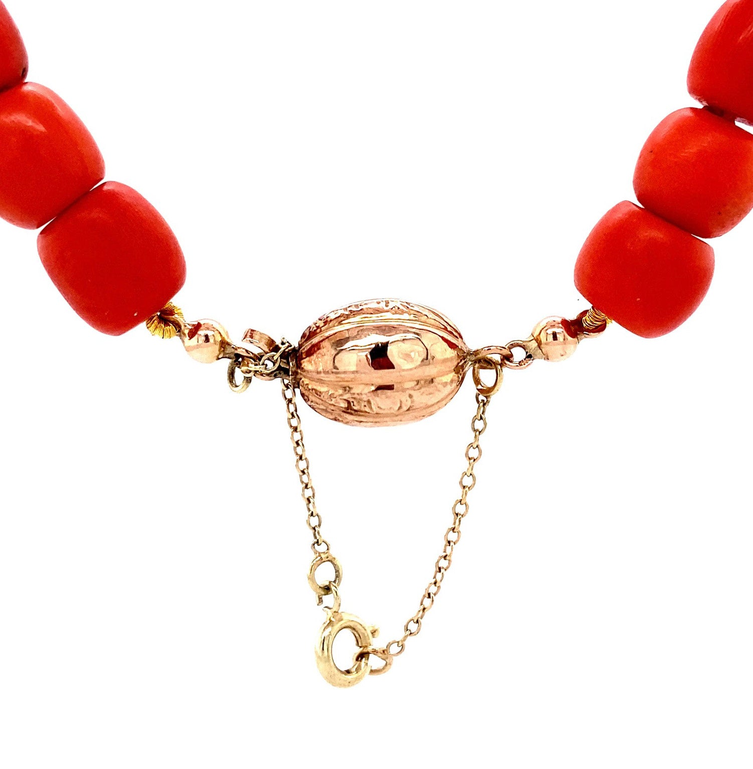 Blood coral necklace with gold clasp, 47 cm, 14 kt