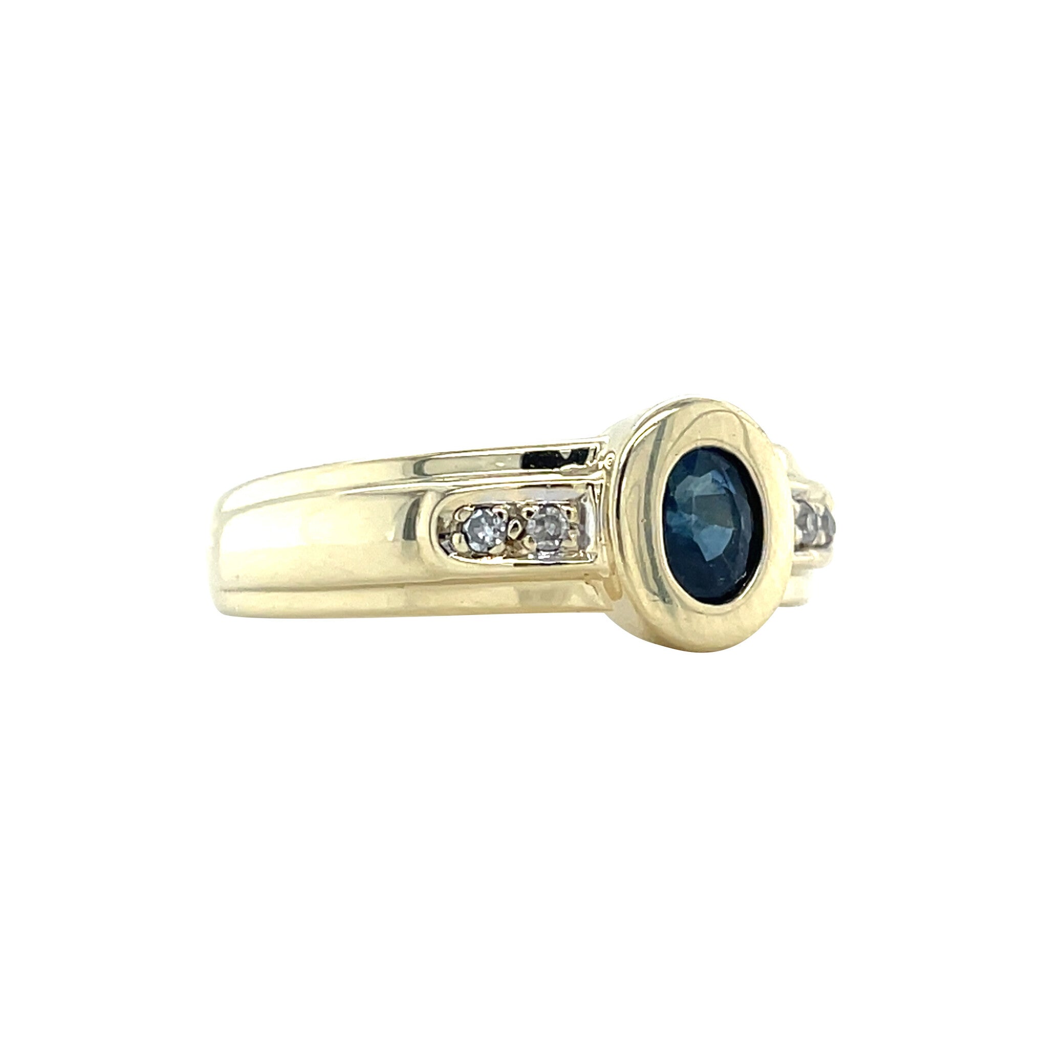 Gold vintage ring with sapphire and diamond 14 kt