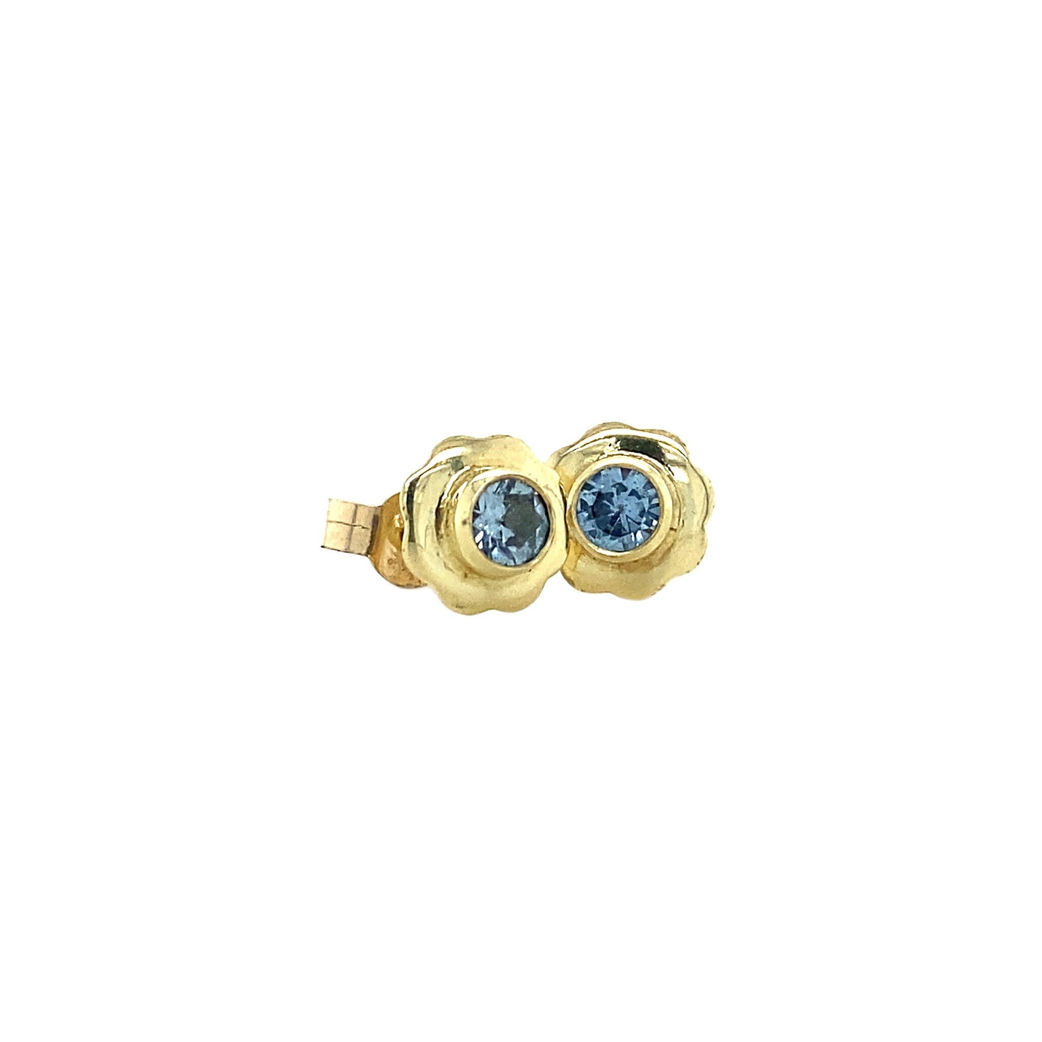 Gouden oorstekers met blauwe spinel 14 krt