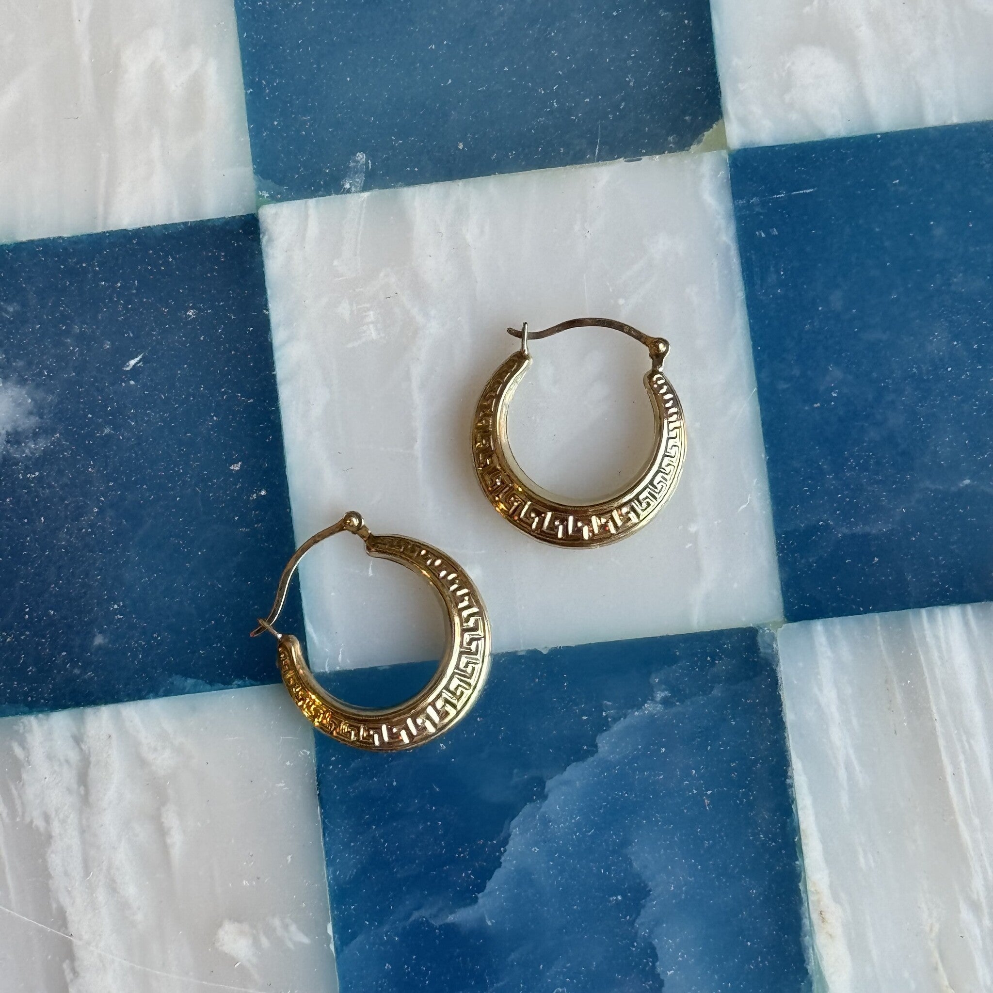 Vintage gold meander hoop earrings 14 kt