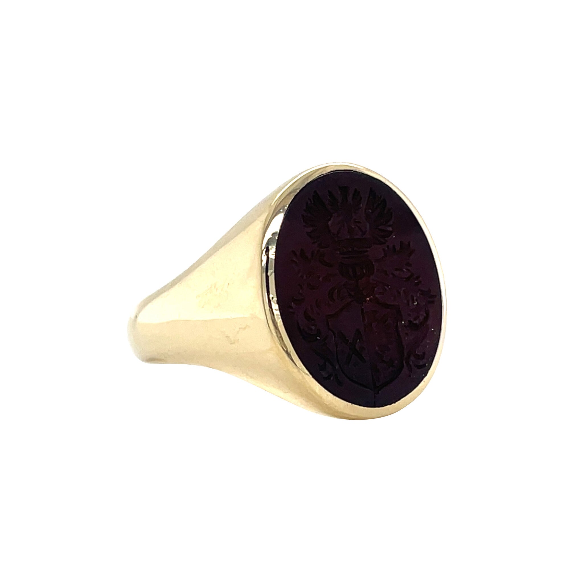 Gold vintage signet ring with carnelian 14 kt