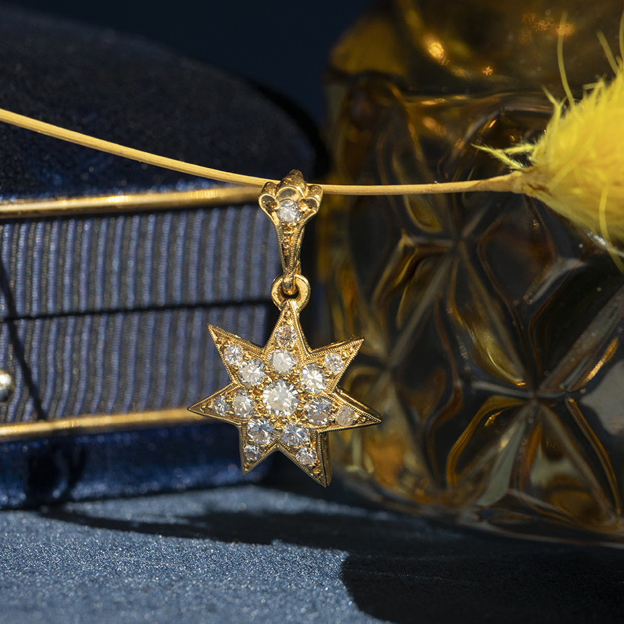 Vintage gold star pendant with diamond, 22 kt