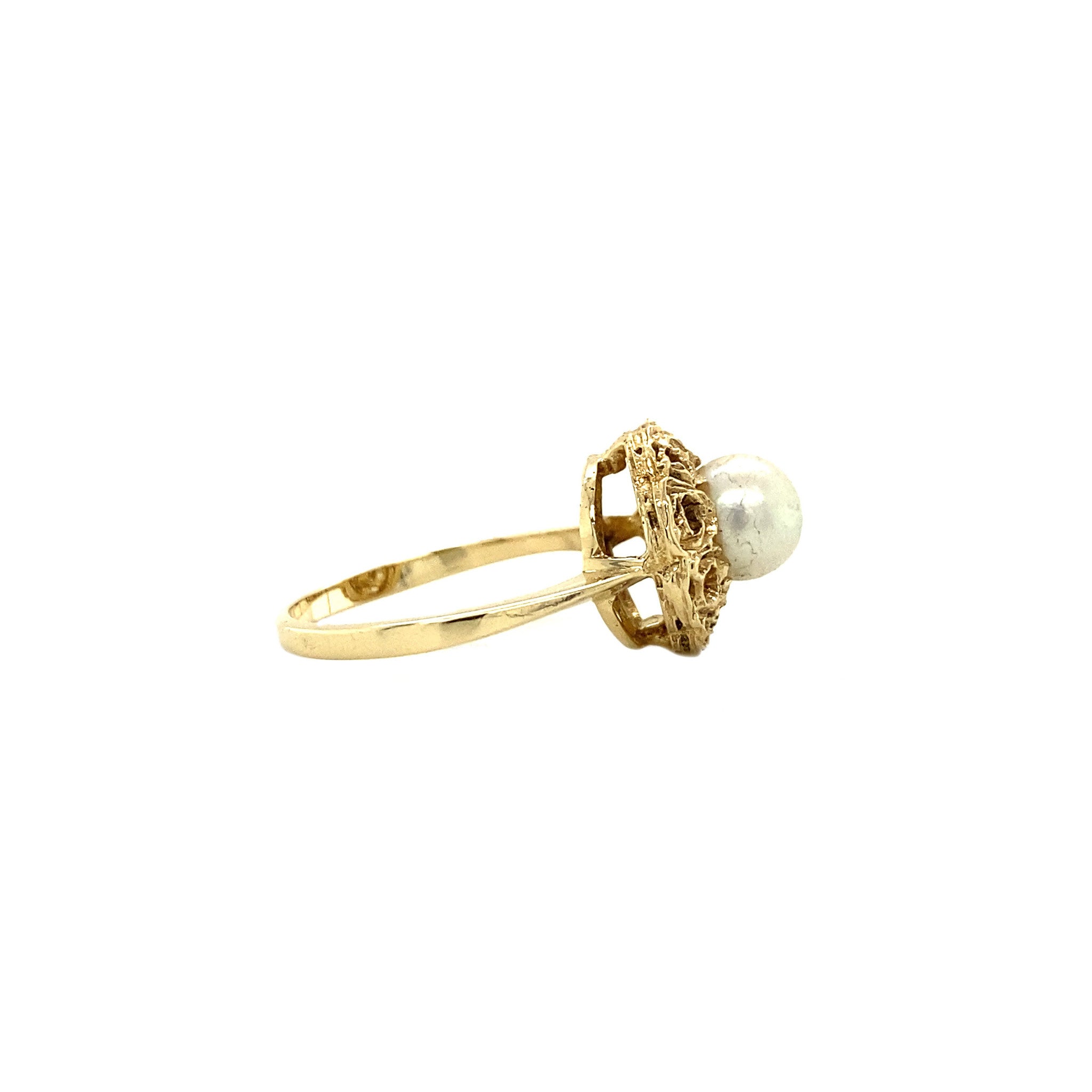 14 kt gold ring with pearl