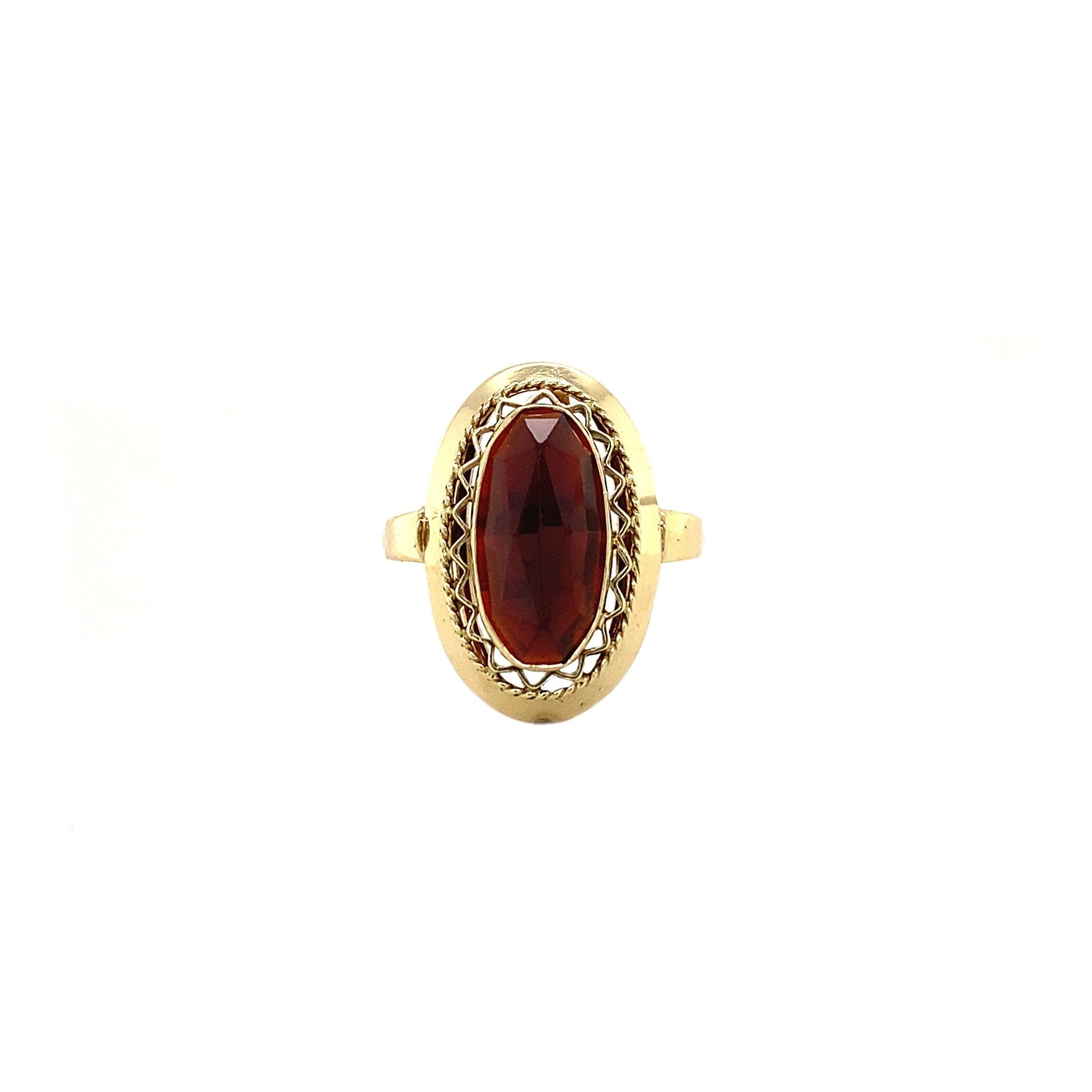 Gold ring with garnet 14 kt