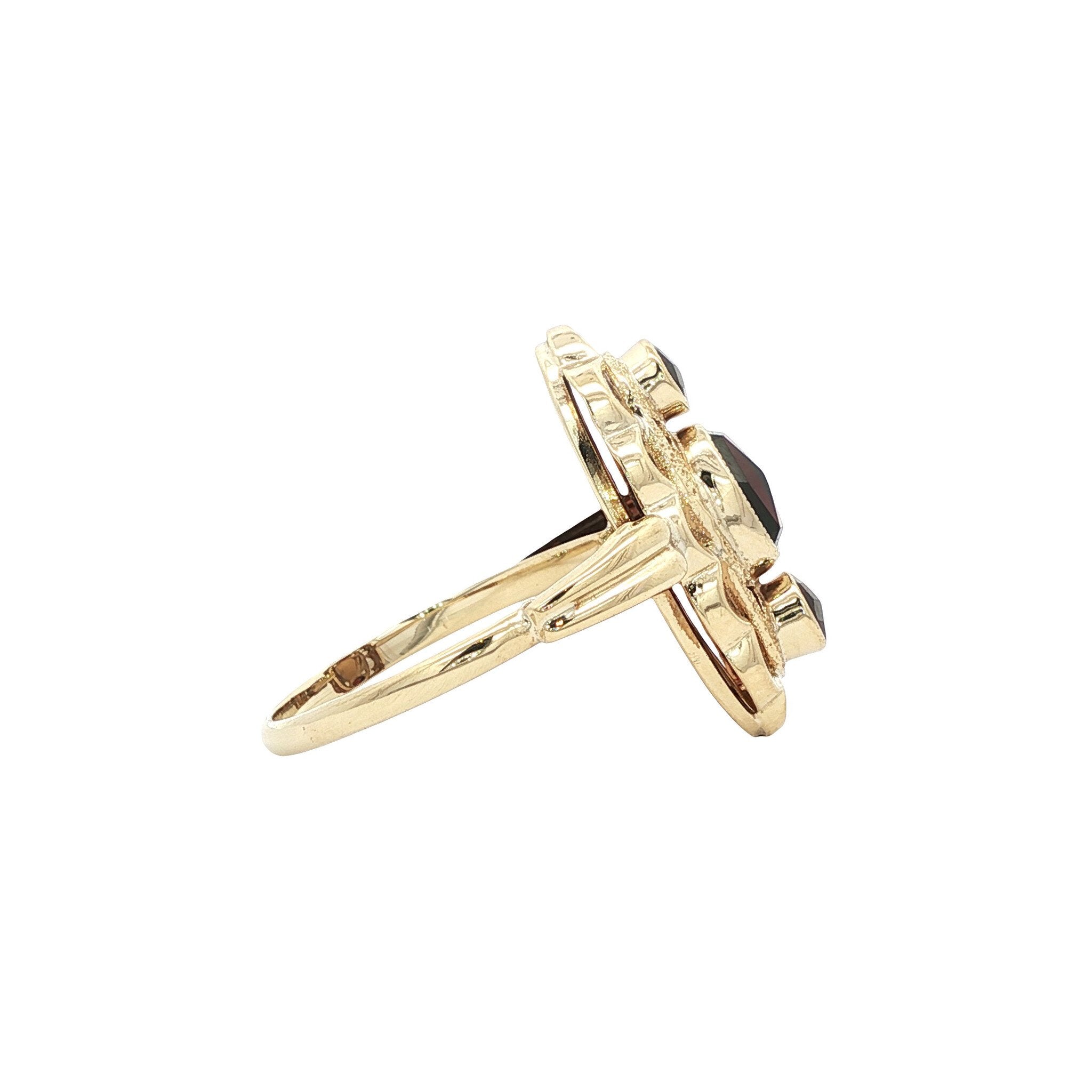 Gouden ring met granaat 14 kt