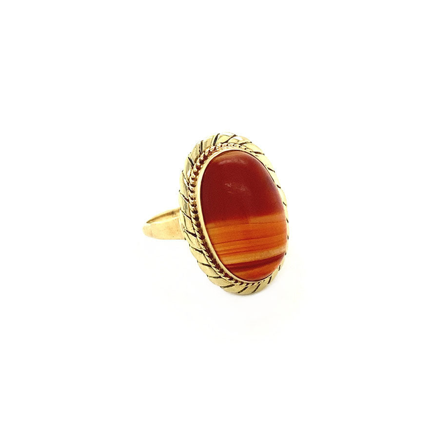 Gold ring with banded agate 14 kt