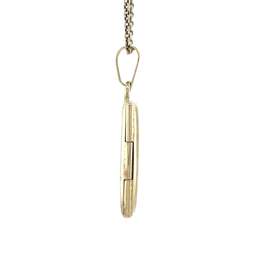 Vintage gold medallion with engraving, 14 kt