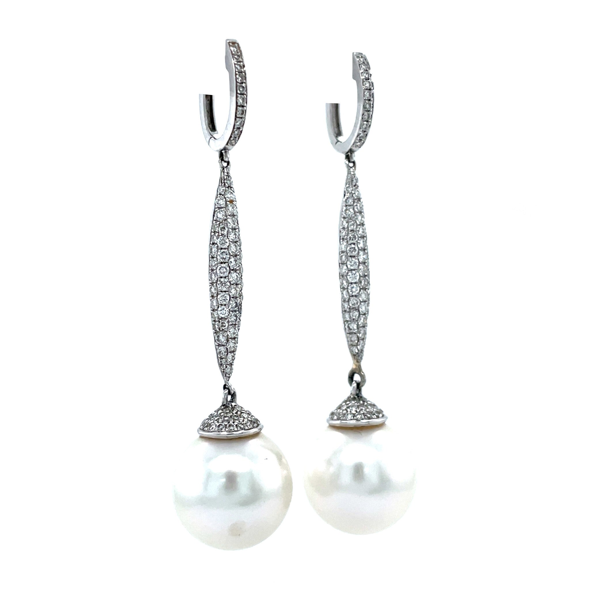 White gold vintage ear pendants with diamond and pearl 18 kt