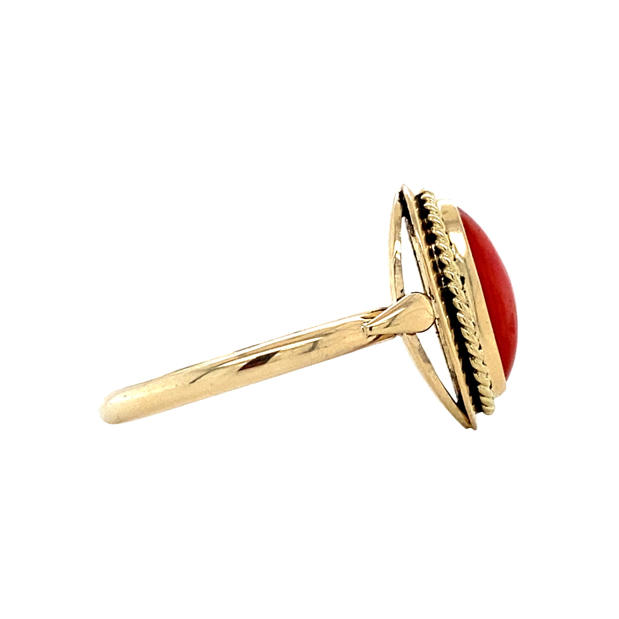 Gouden vintage ring met bloedkoraal 14 krt