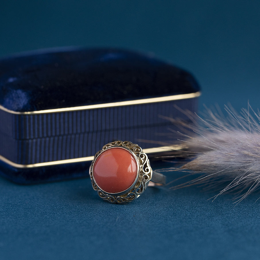 Gold ring with blood coral 14 krt