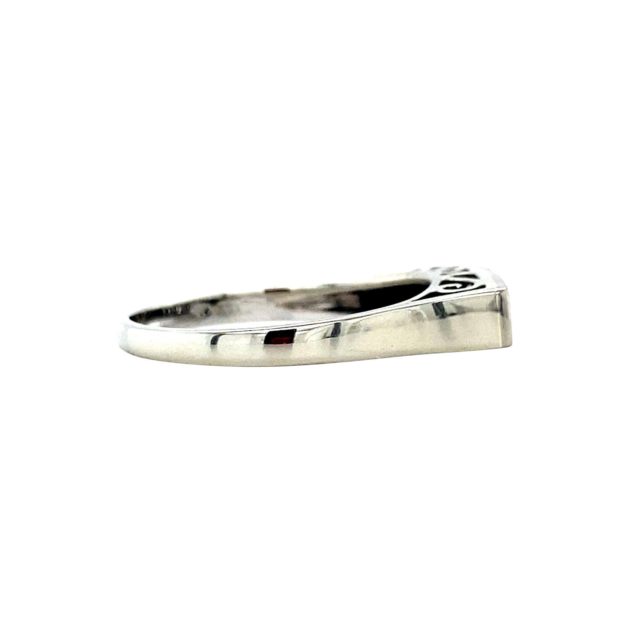 14 kt white gold diamond band