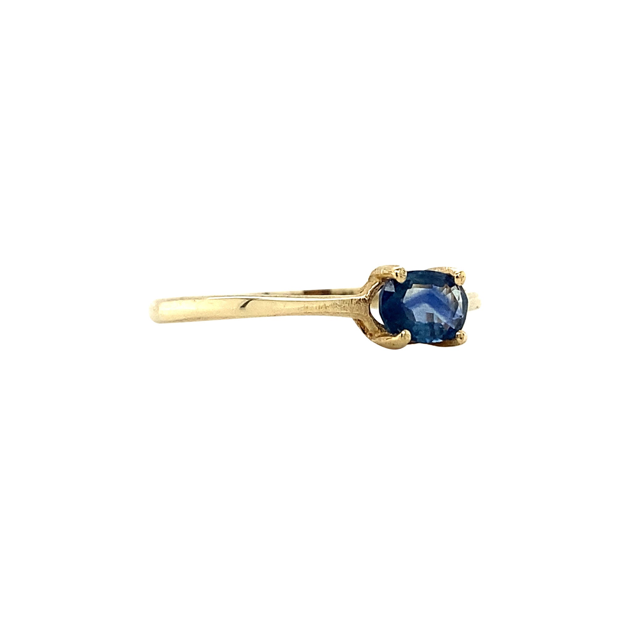 14 kt gold ring with sapphire