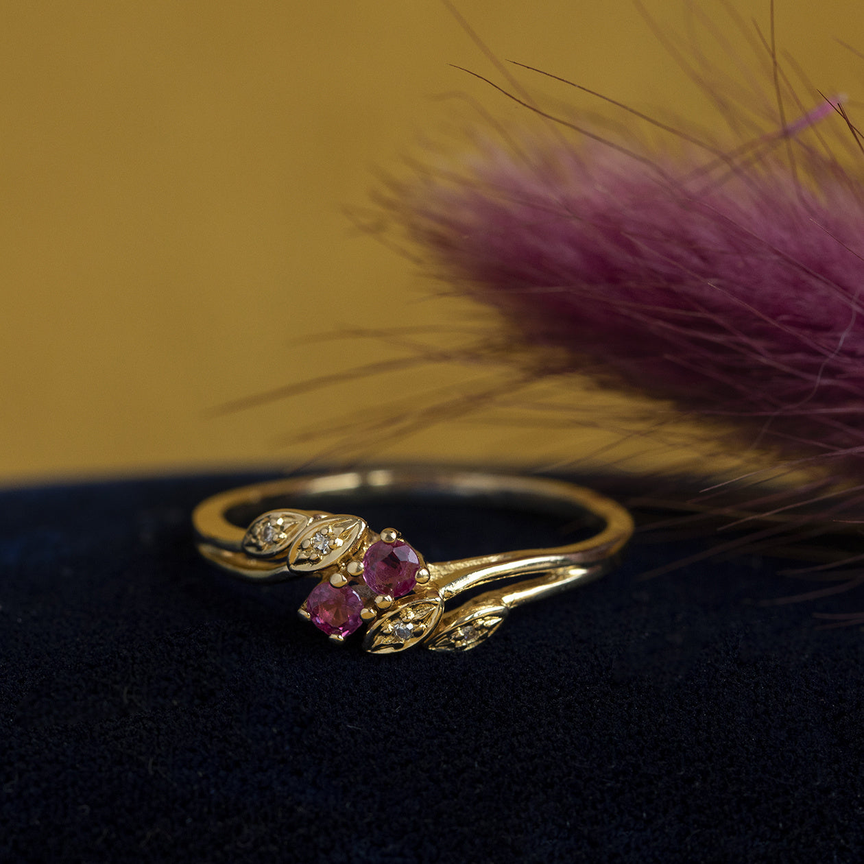 14 kt gold hammered ring with ruby and diamond