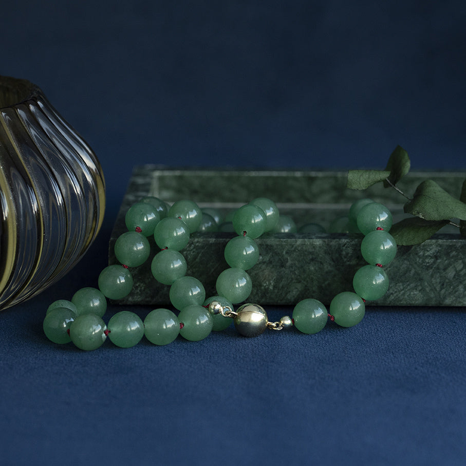 Vintage aventurine necklace with 14 kt gold clasp