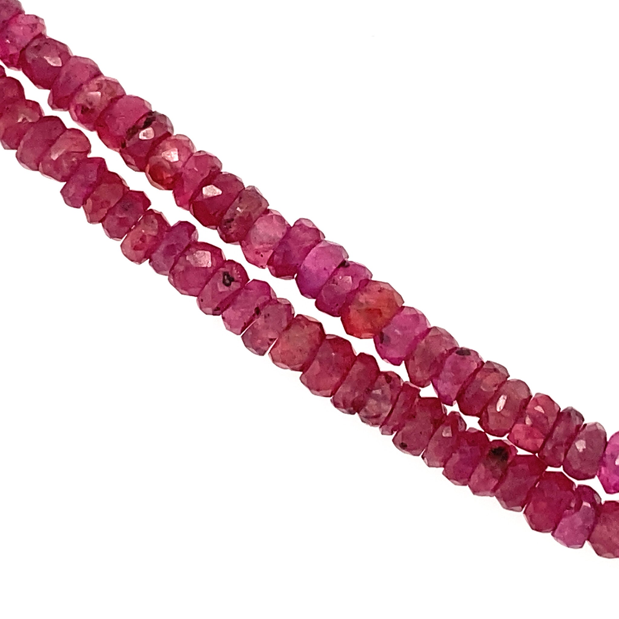 Ruby necklace with 14 kt gold clasp, 45 cm long