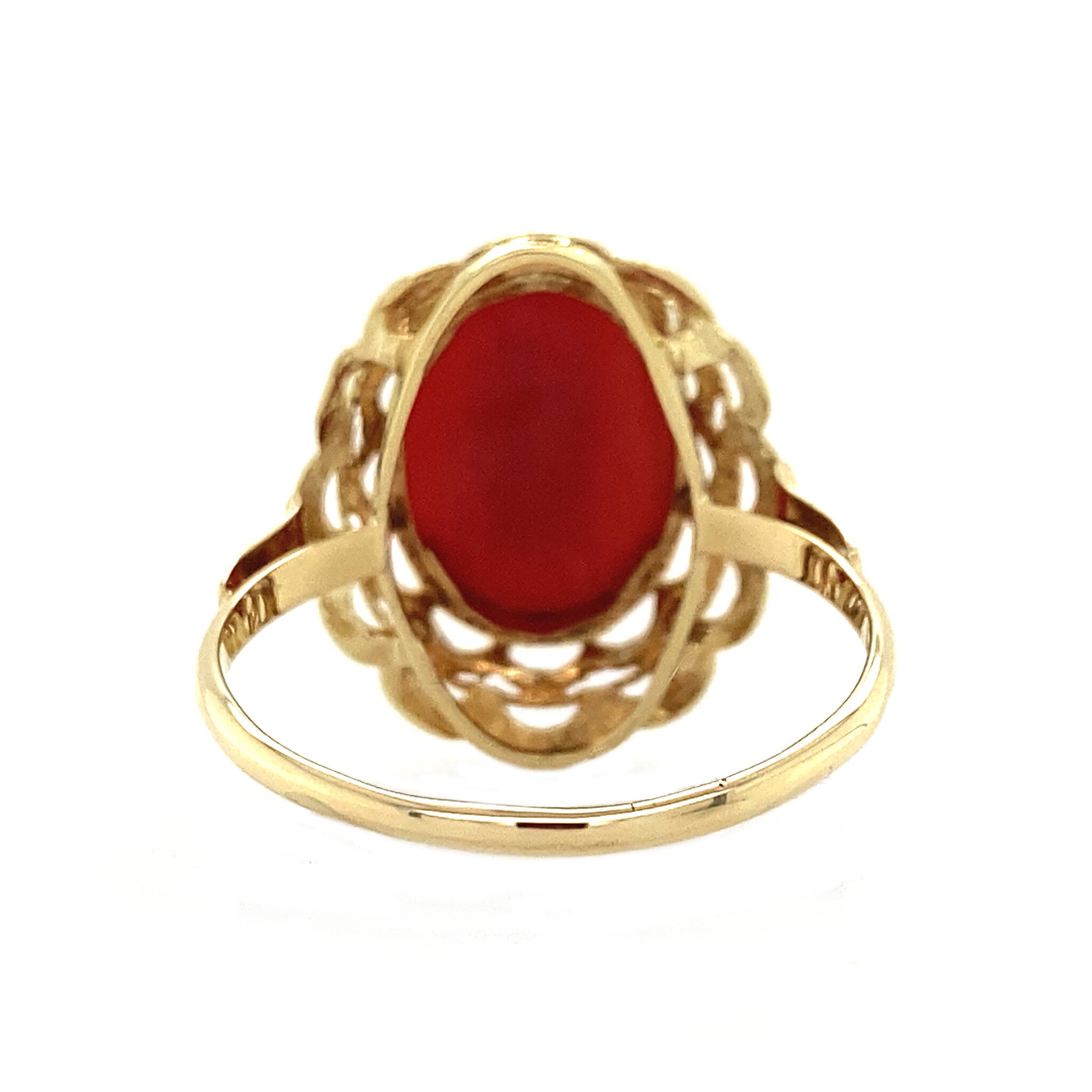 14 kt gold ring with blood coral