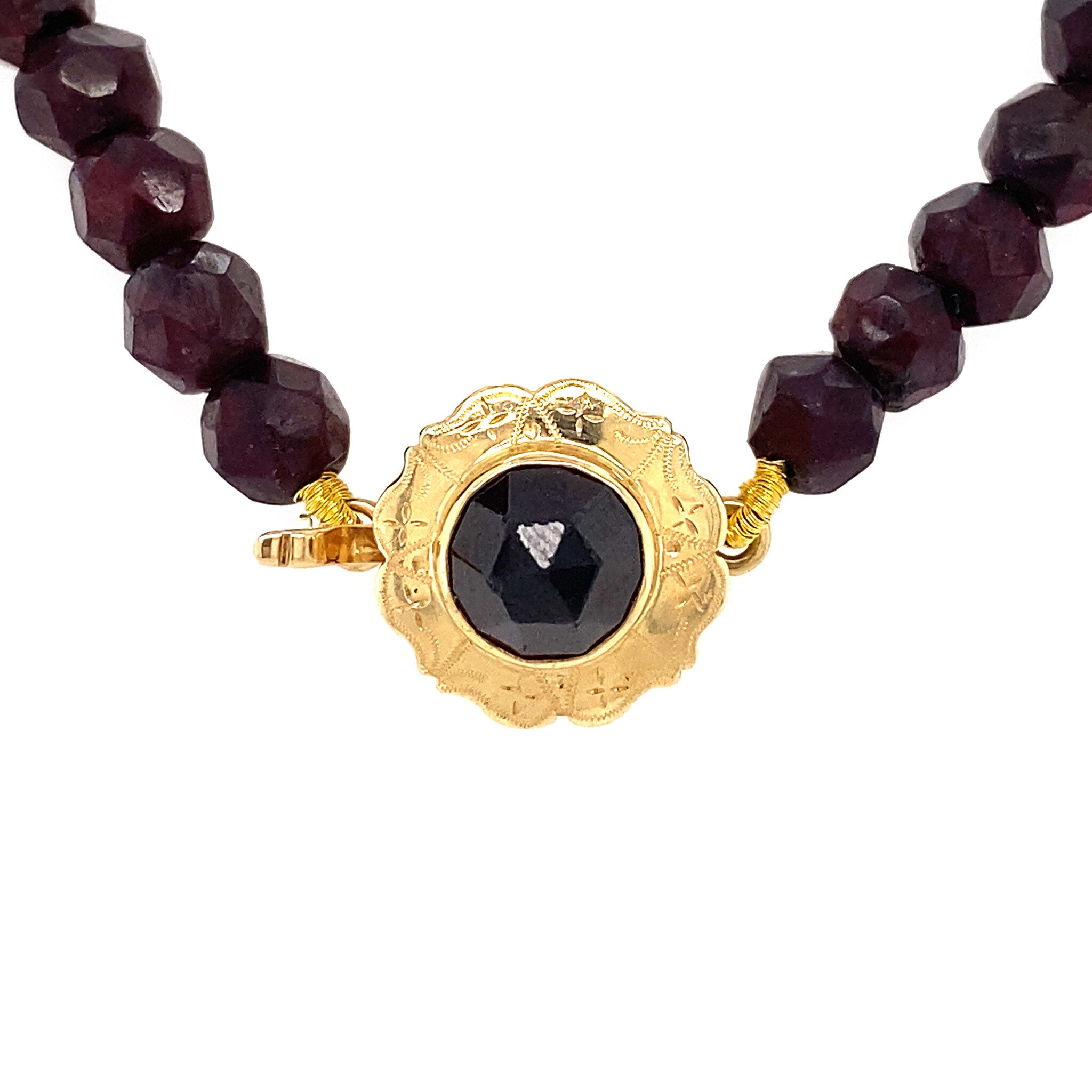 Granaat collier met gouden sluiting 14 krt