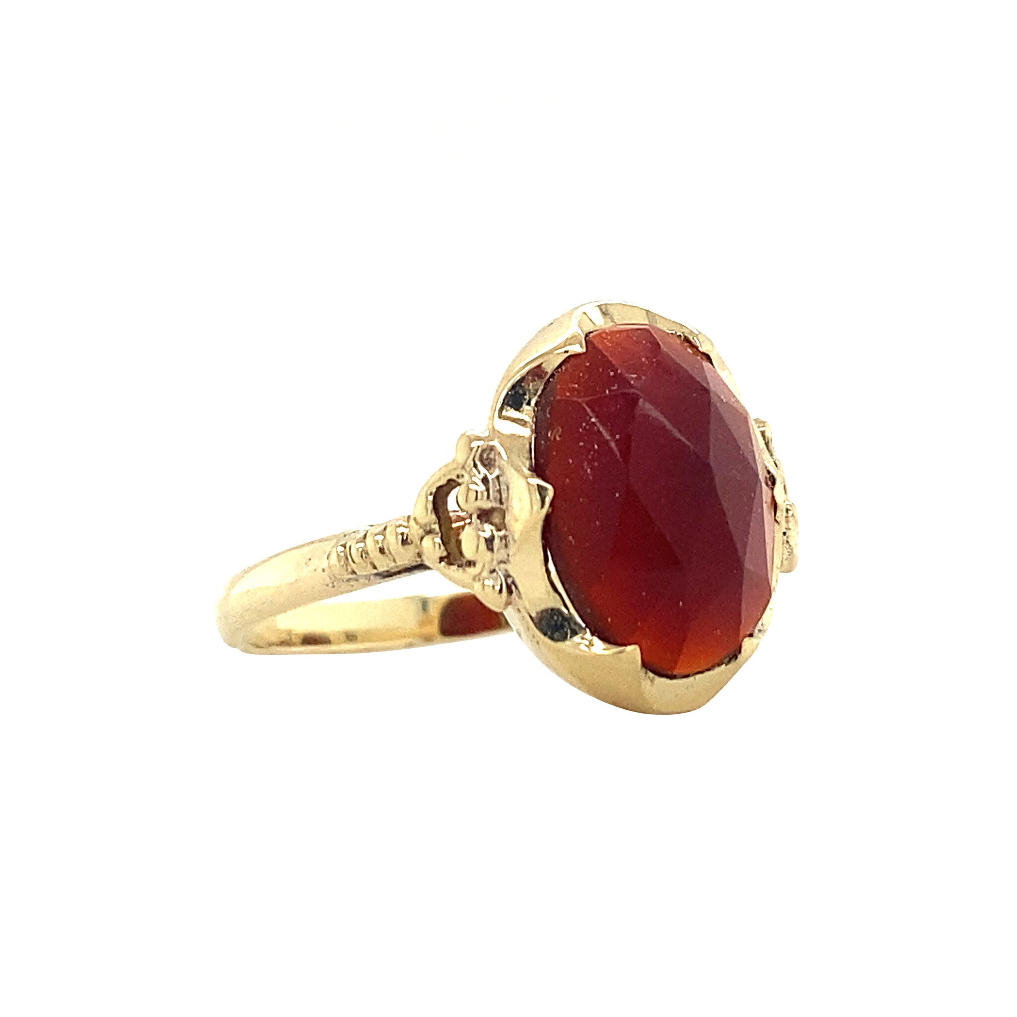 14 kt gold ring with carnelian