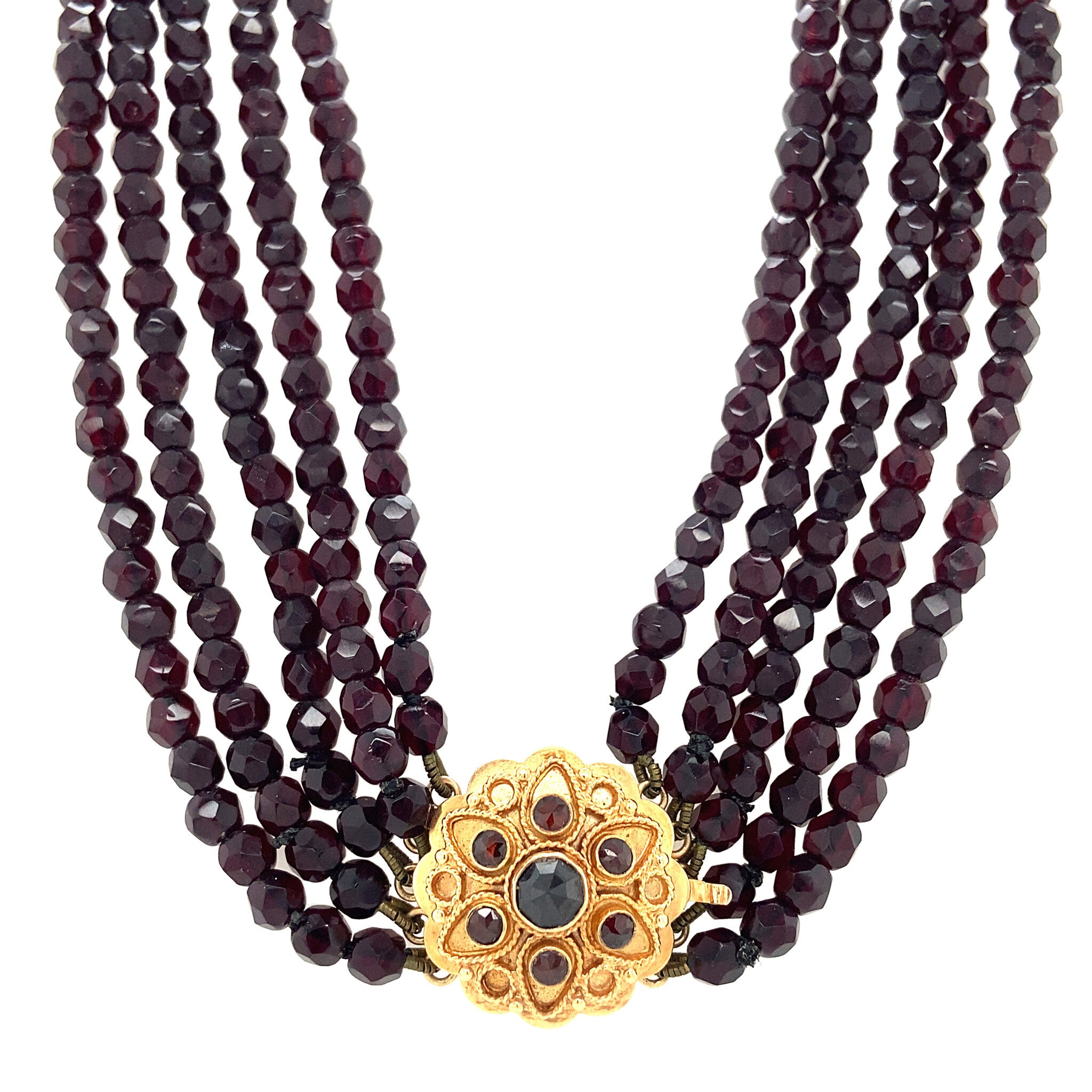 Garnet necklace with a gold ornamental clasp, 40 cm, 14 kt