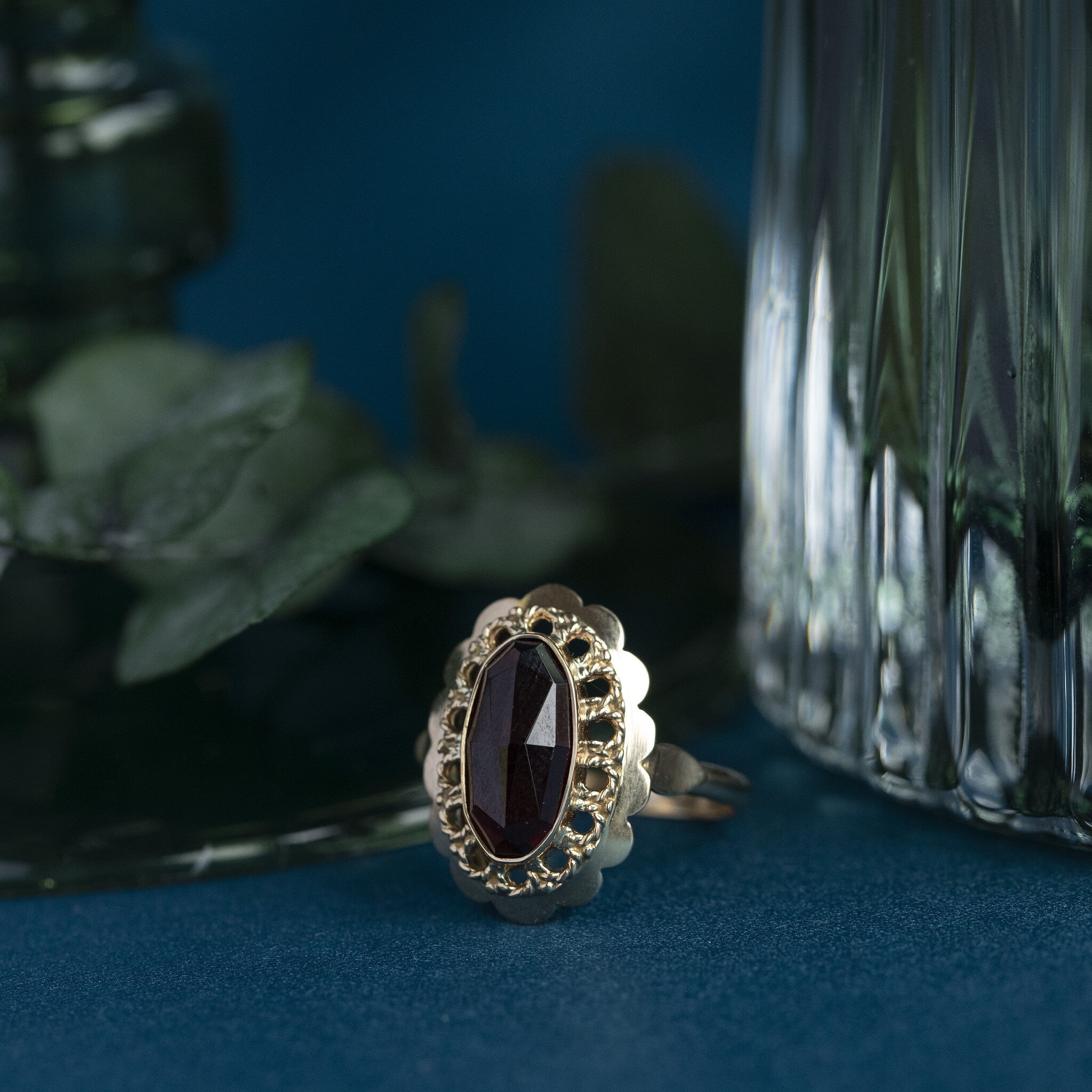 14 kt gold ring with garnet