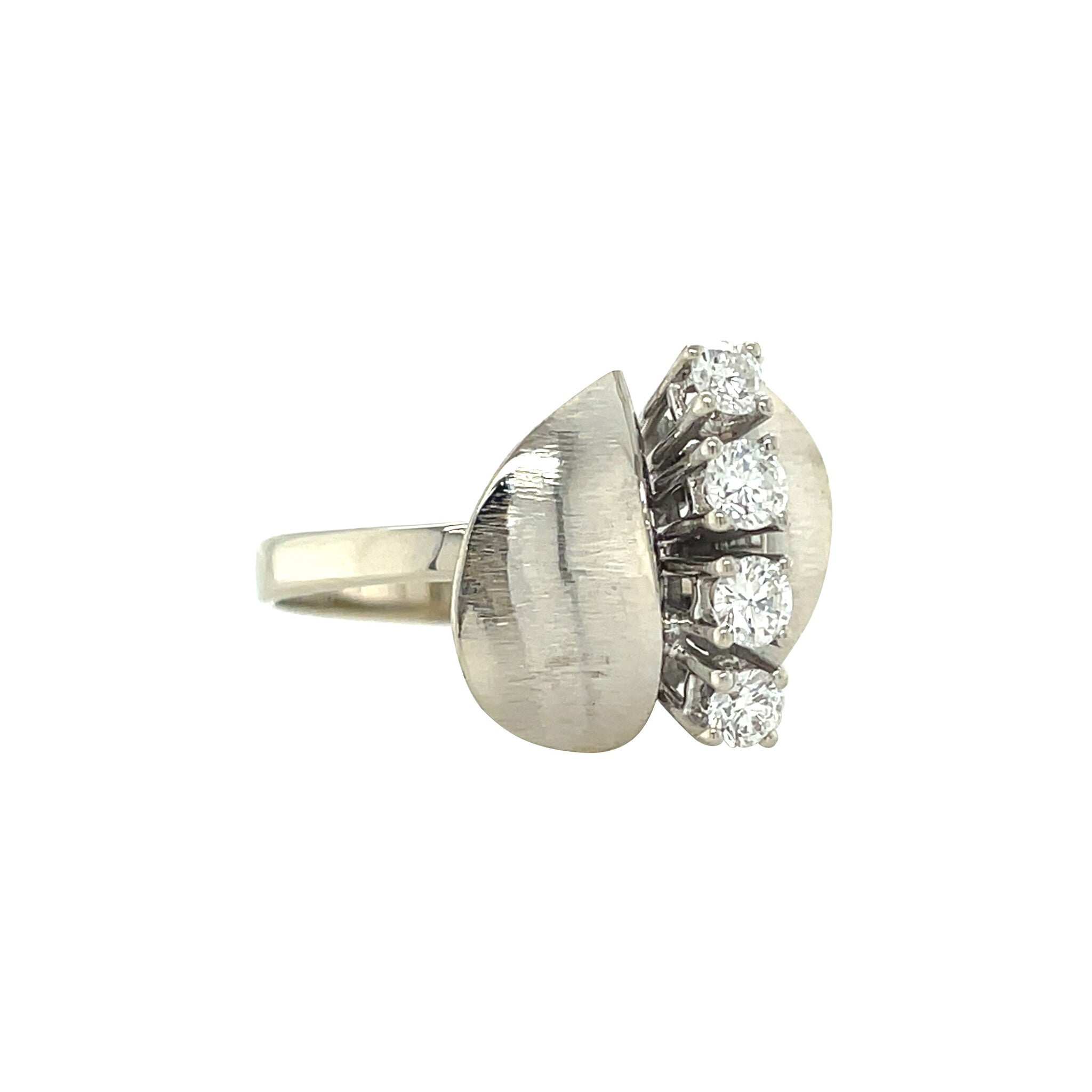 Vintage 14 kt white gold ring with diamond