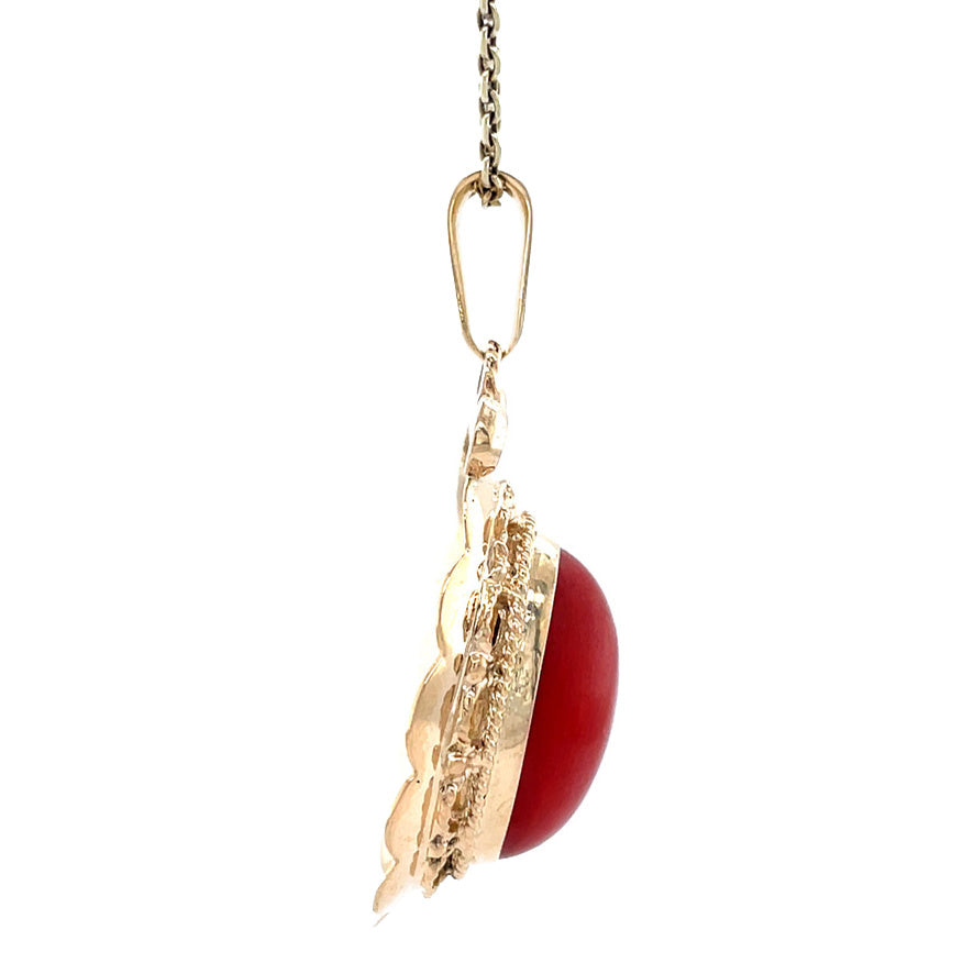Gouden vintage hanger met bloedkoraal 14 krt
