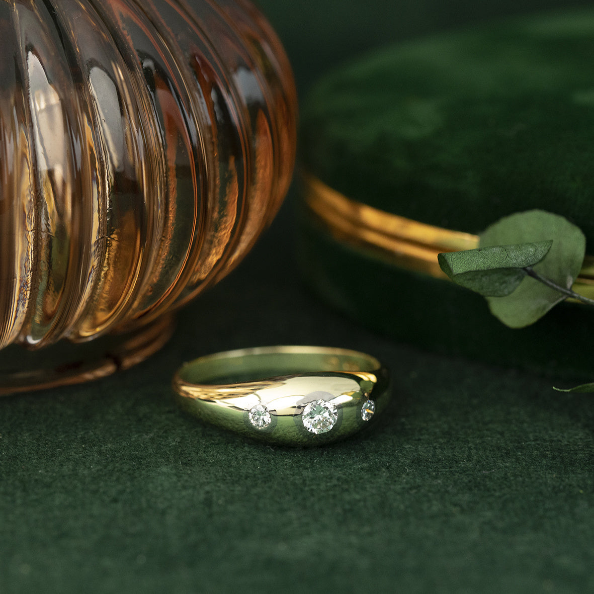 14 kt gold ring with a diamond