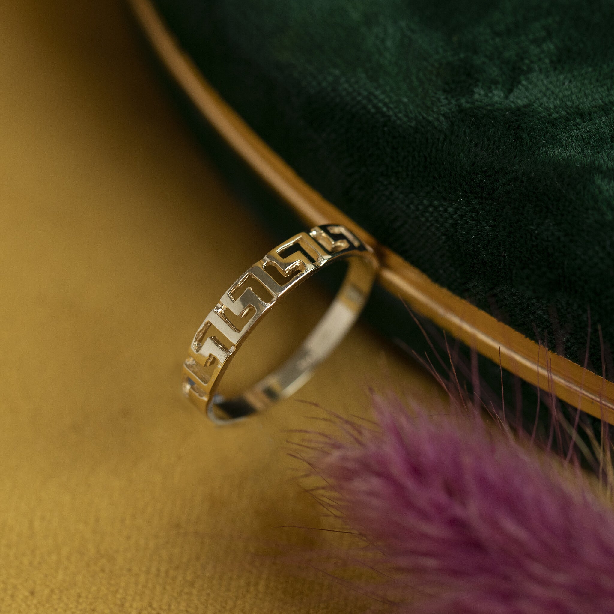 Yellow gold ring meander 14 krt