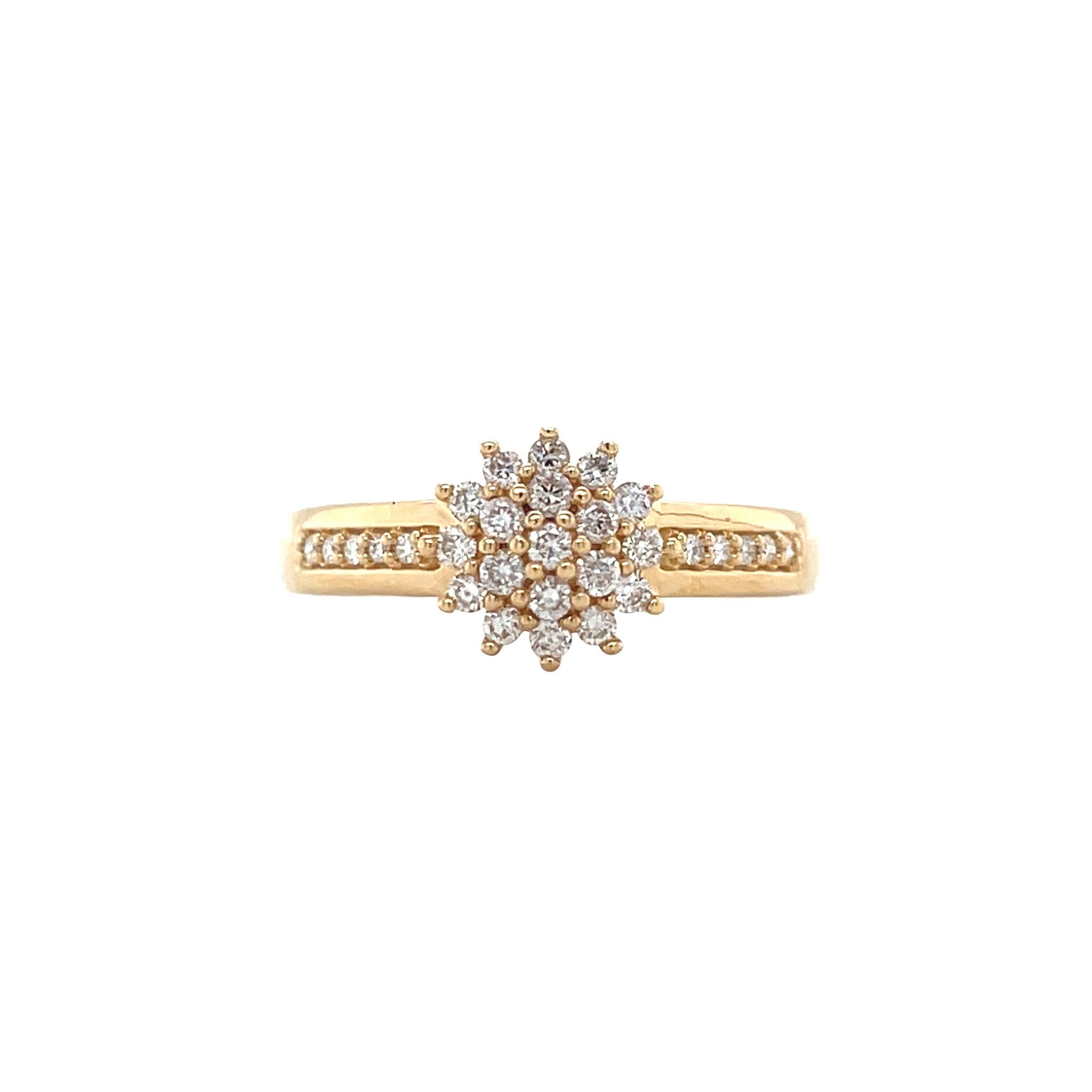 Vintage 18 kt gold cluster ring with diamond