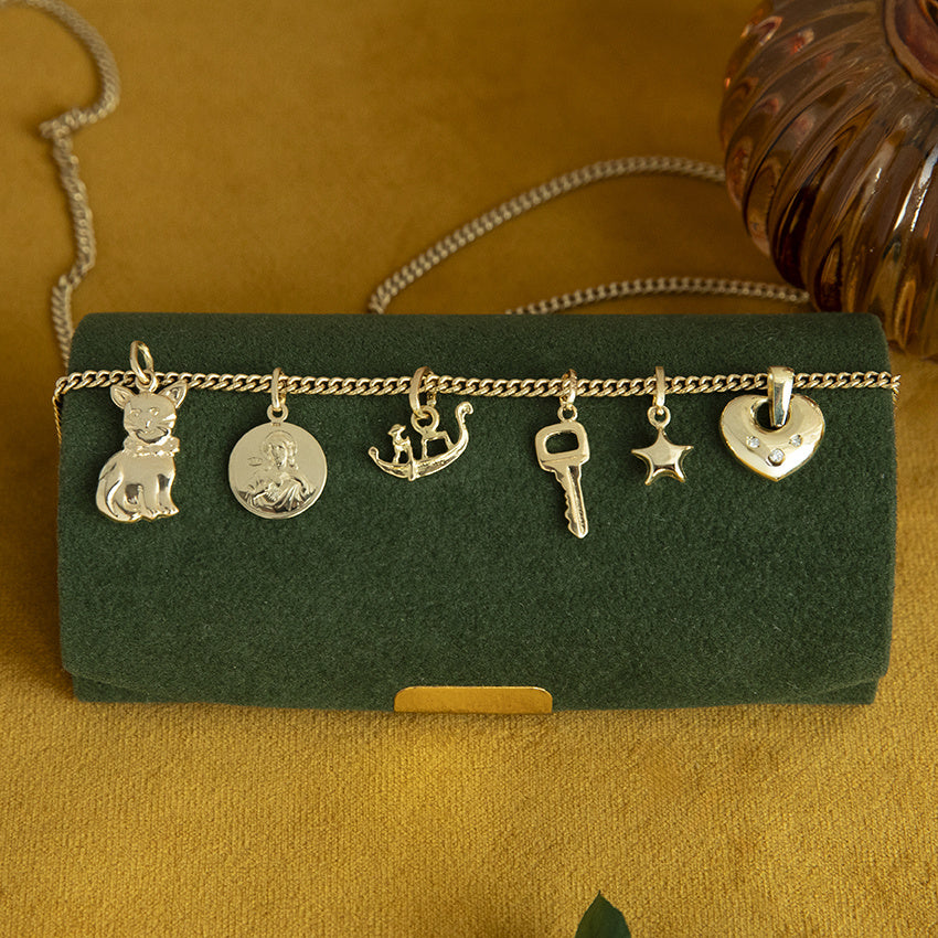 Vintage gold star pendant 14 kt