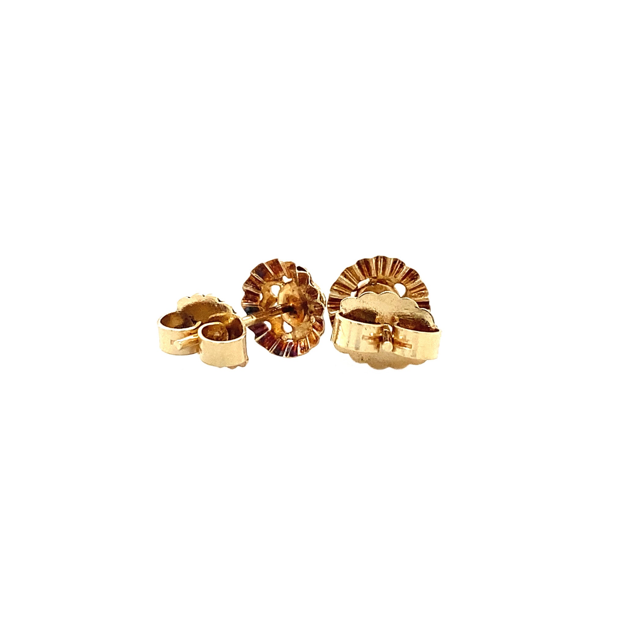 14 kt gold stud earrings with garnet