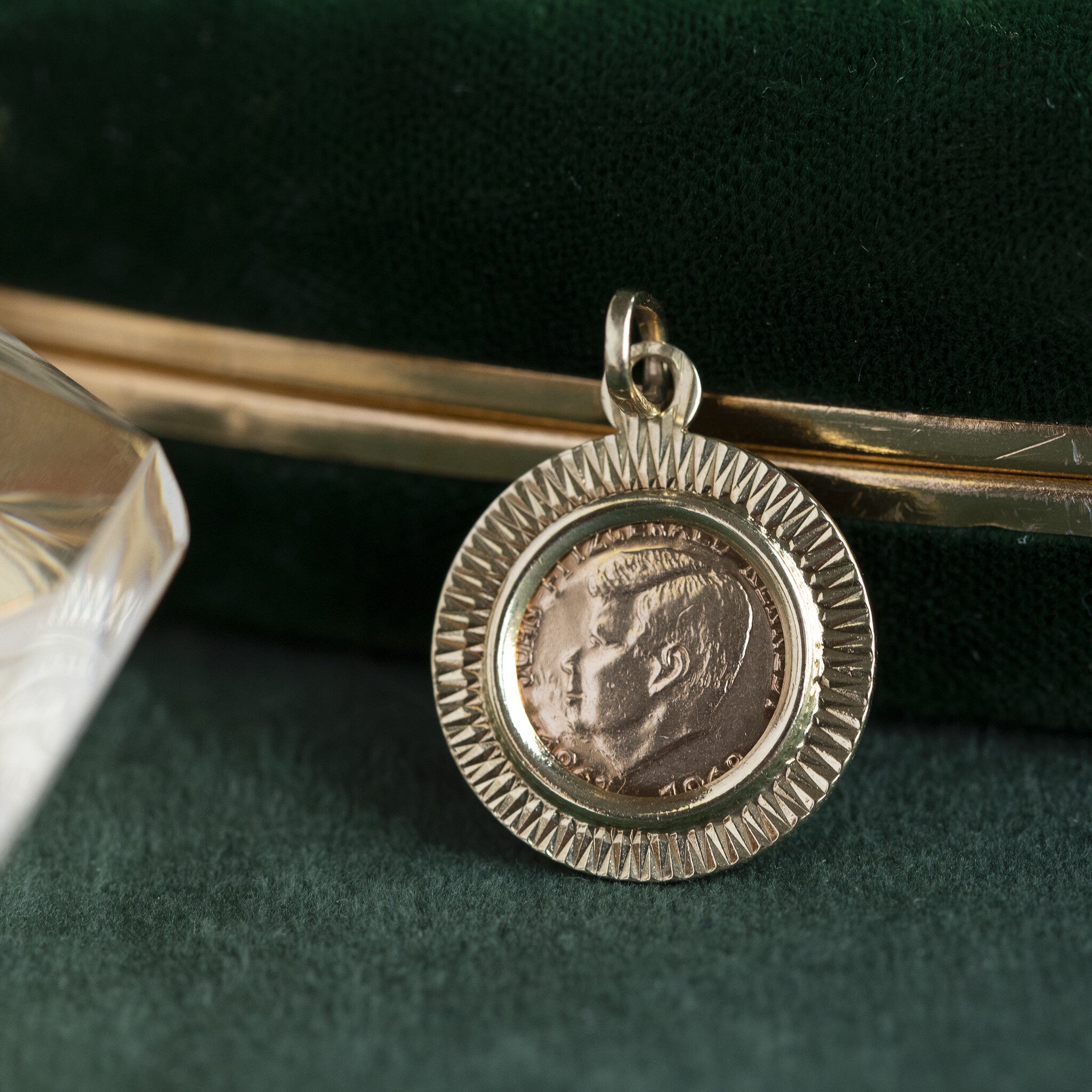 Gouden hanger met munt 14 krt