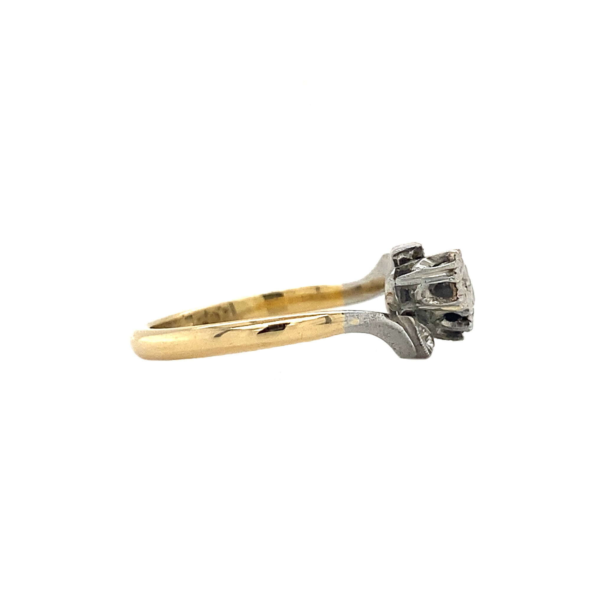 18 kt gold signet ring with diamond