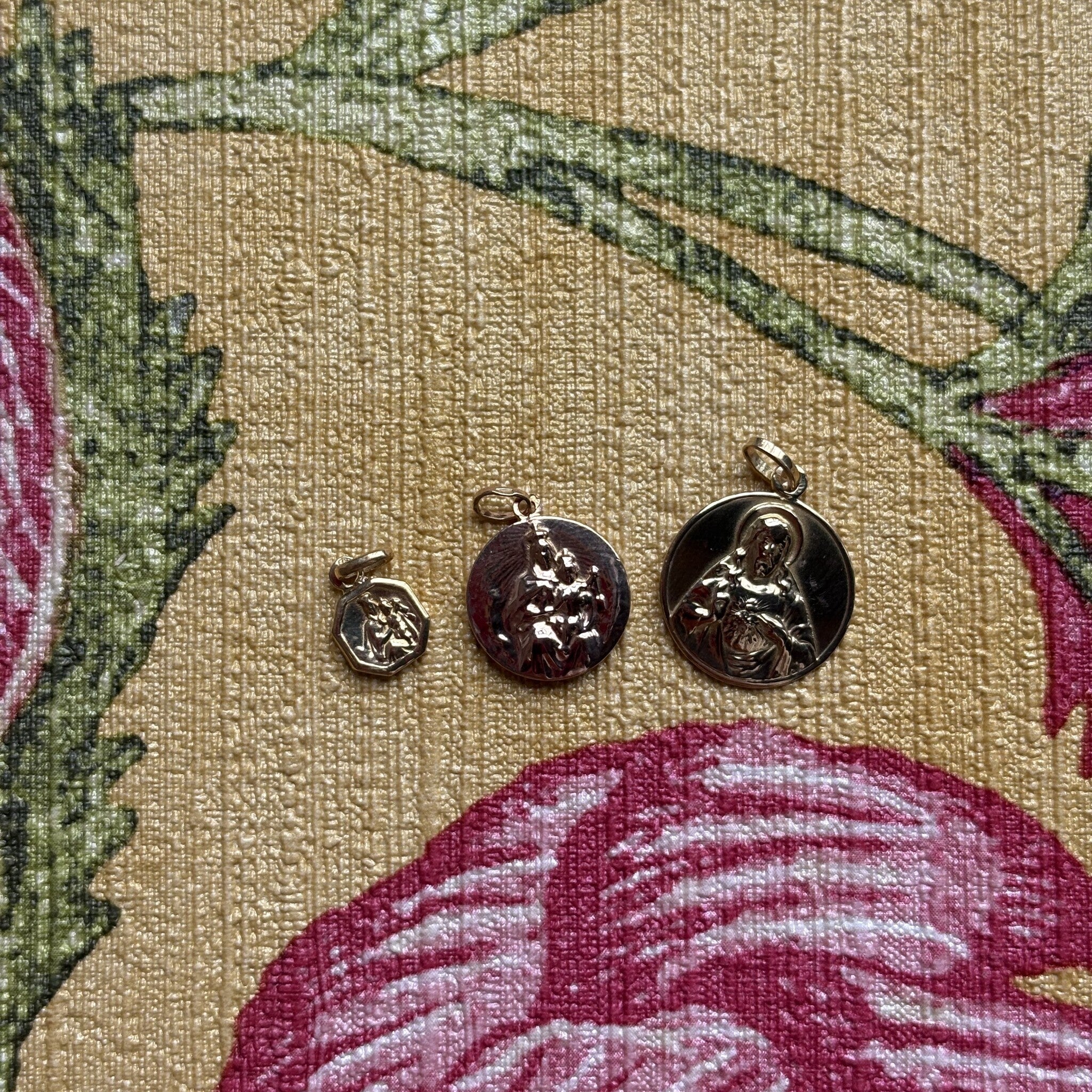 Gouden hanger met Jozef, Maria en Jezus 14 krt