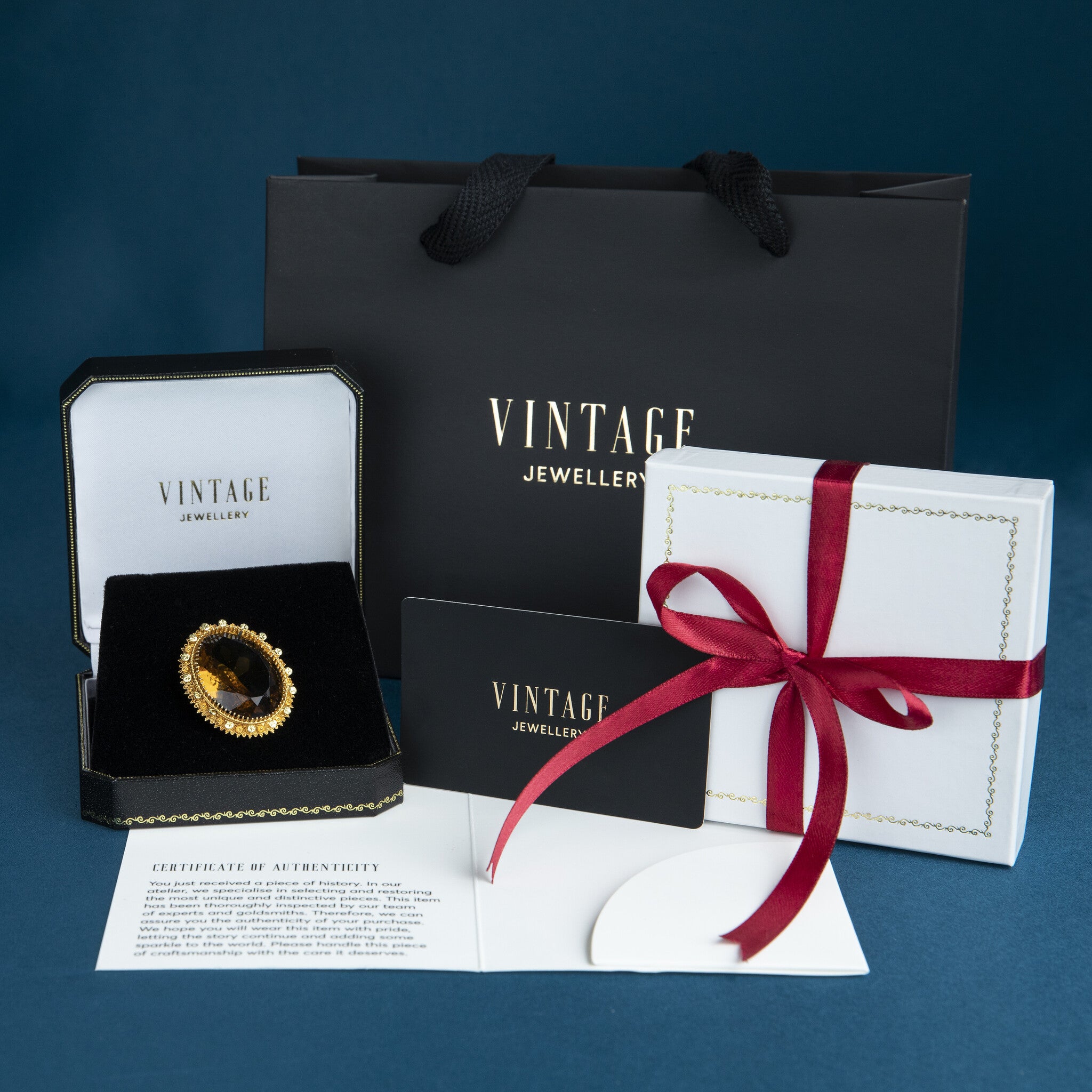 Gold vintage mid-century fur clip with diamond 18 kt/900