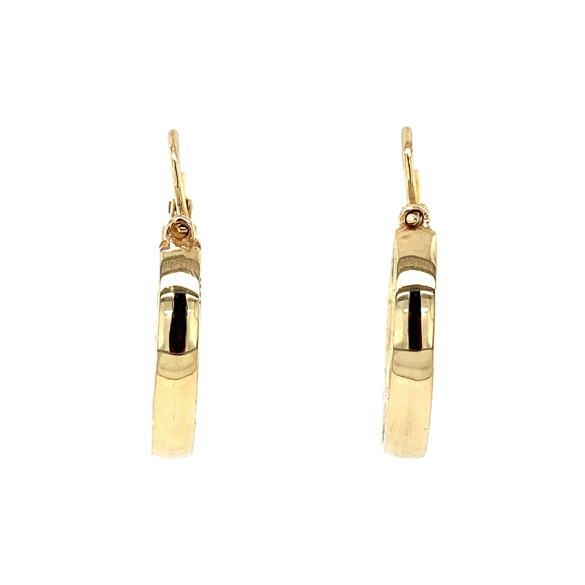 14 kt gold earrings with engraving