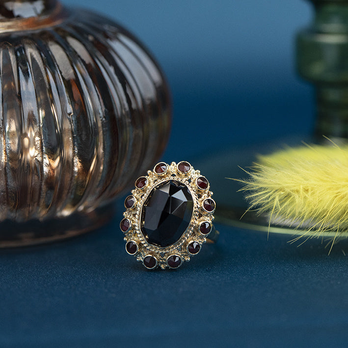 14 kt gold ring with garnet
