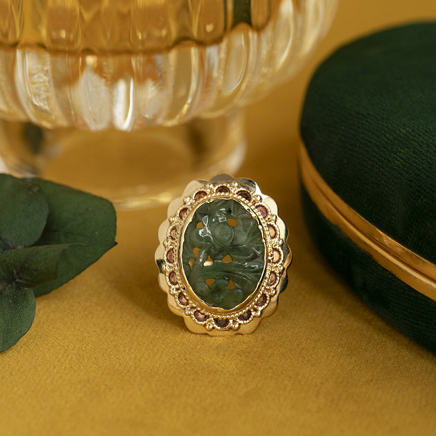 Vintage 14 kt gold ring with jade