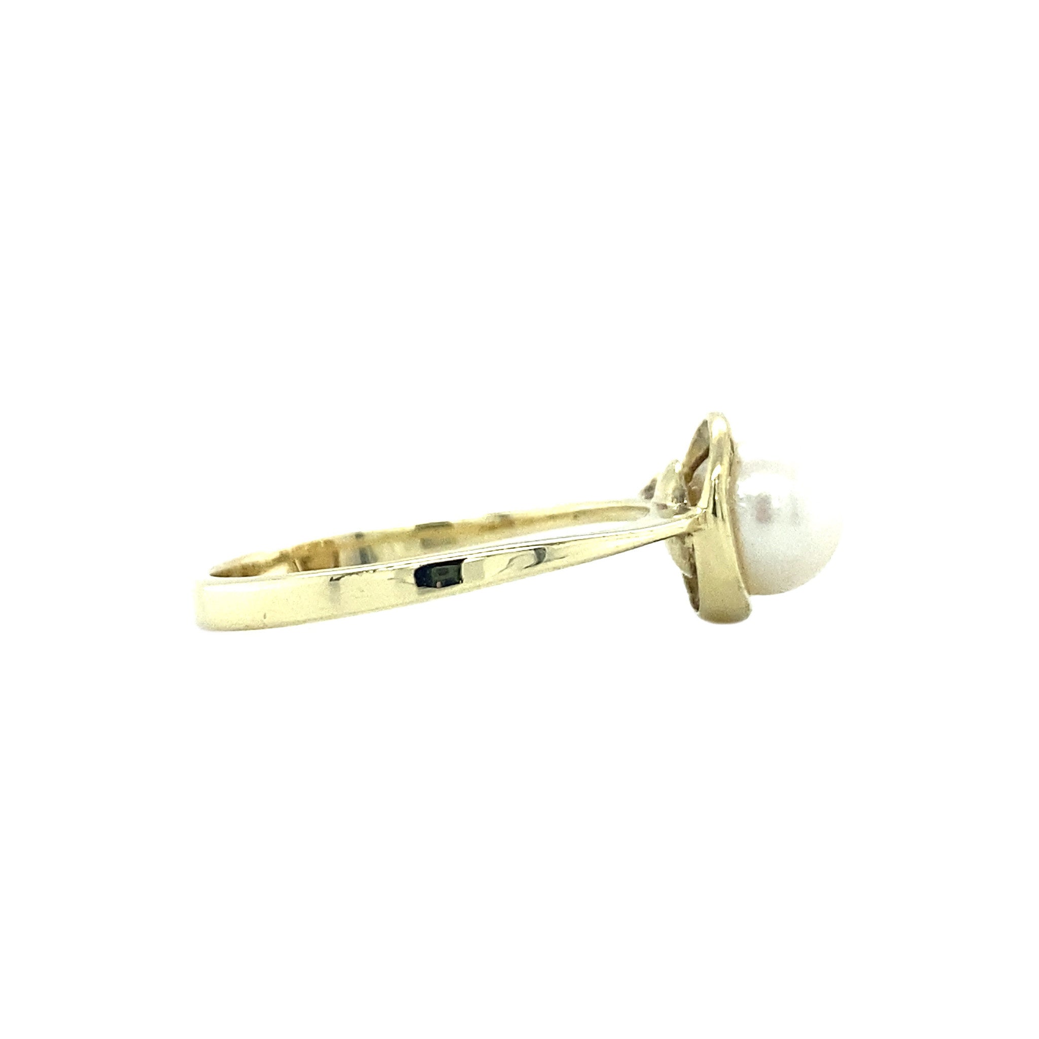 Gouden ring met parel 14 krt