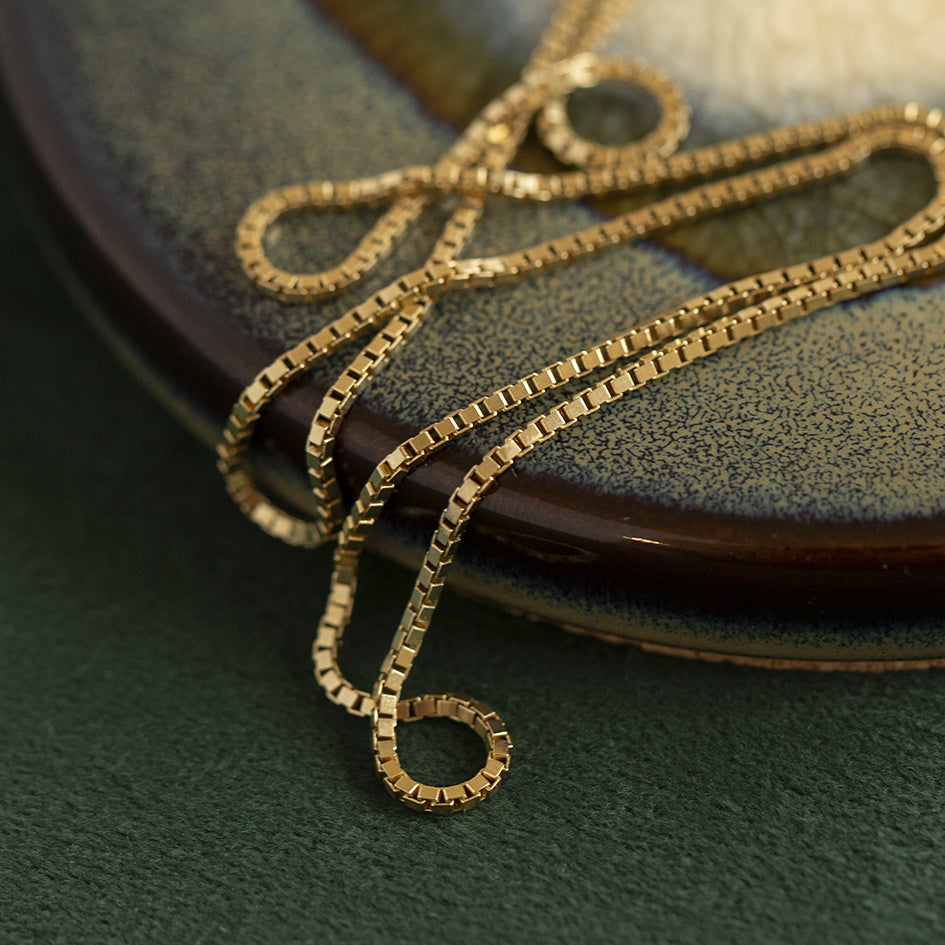 Vintage 14 kt gold Venetian necklace