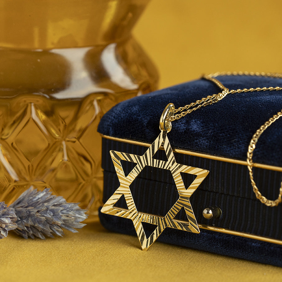 Vintage gold Star of David pendant, 14 kt