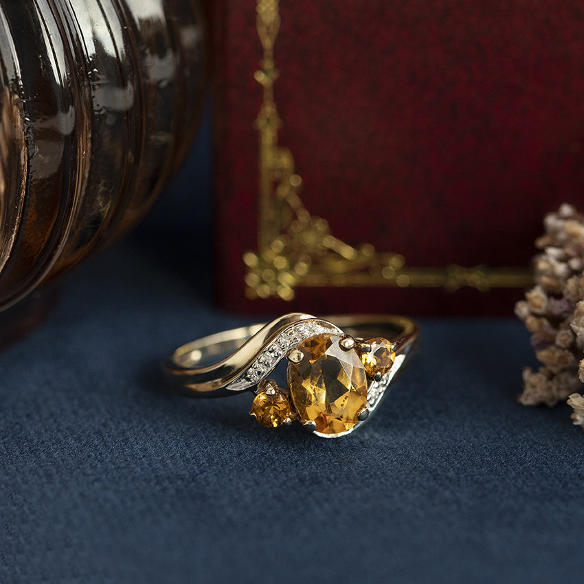 Vintage ring with citrine and diamond 9 kt